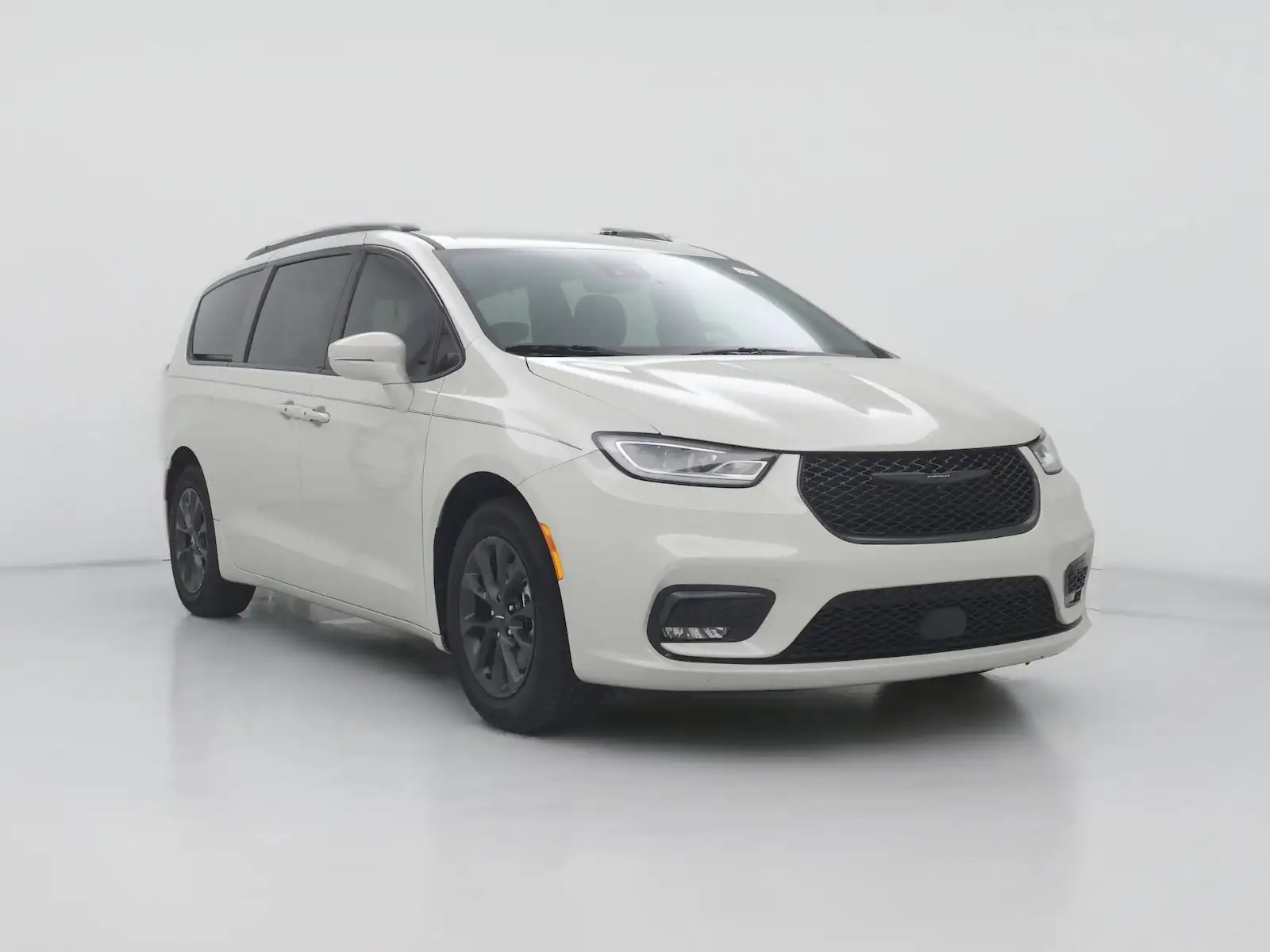 2021 Chrysler Pacifica Touring's photo