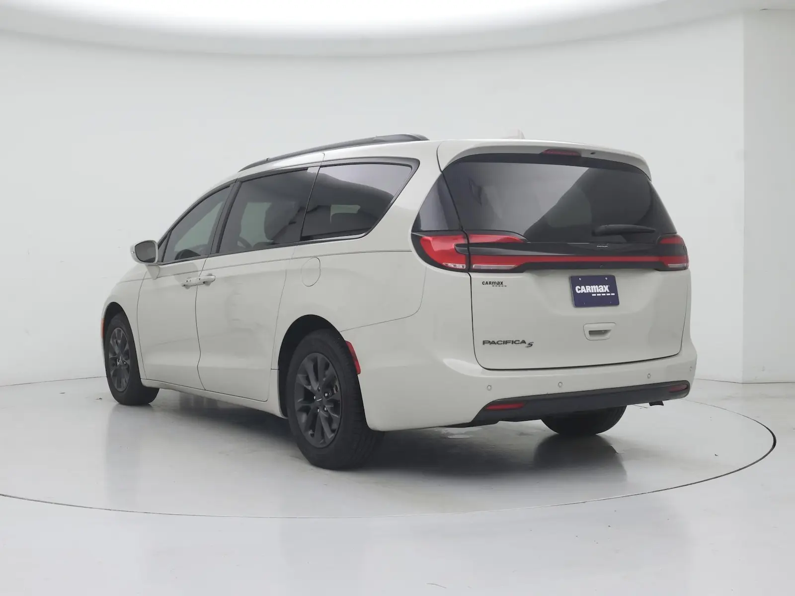 2021 Chrysler Pacifica Touring photo 3