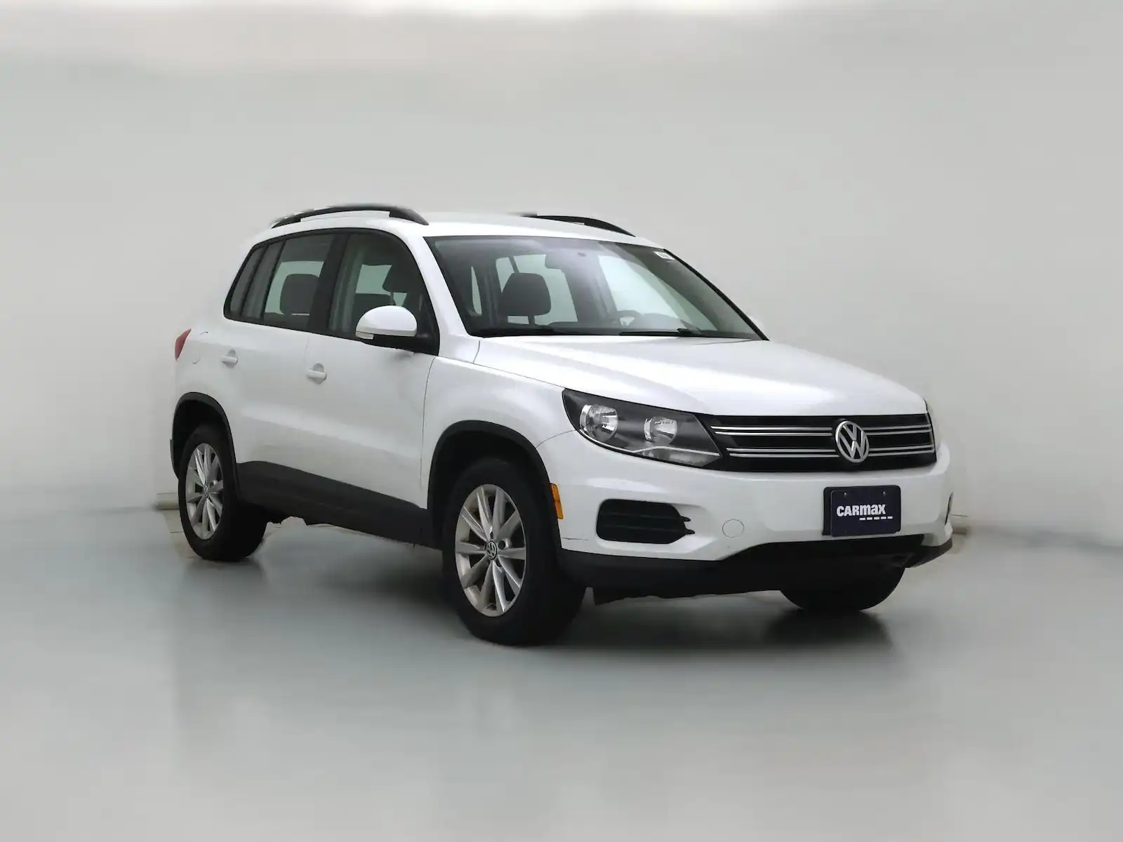 2017 Volkswagen Tiguan Limited 2.0T 4Motion's photo