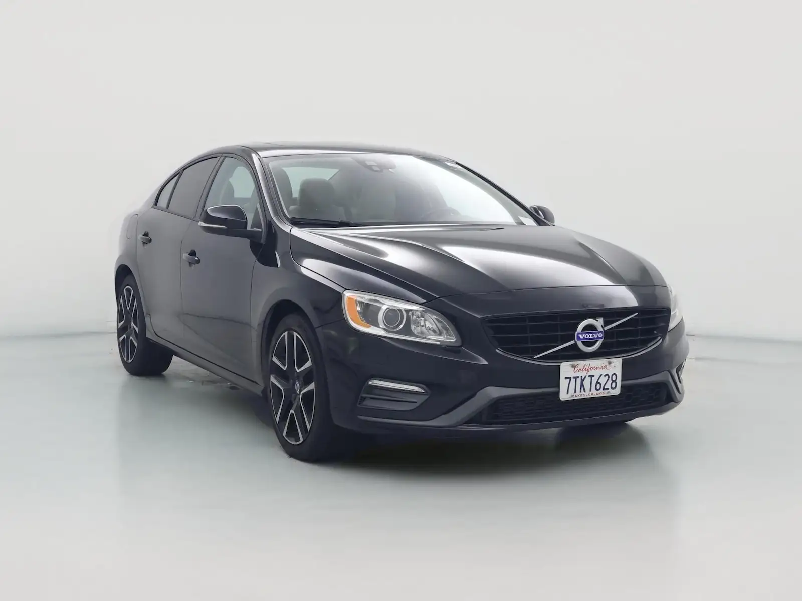 2017 Volvo S60 T5 Dynamic photo 1