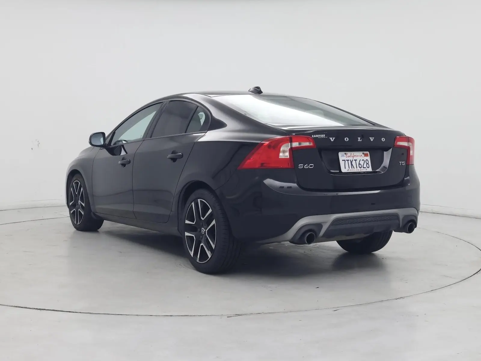 2017 Volvo S60 T5 Dynamic photo 3