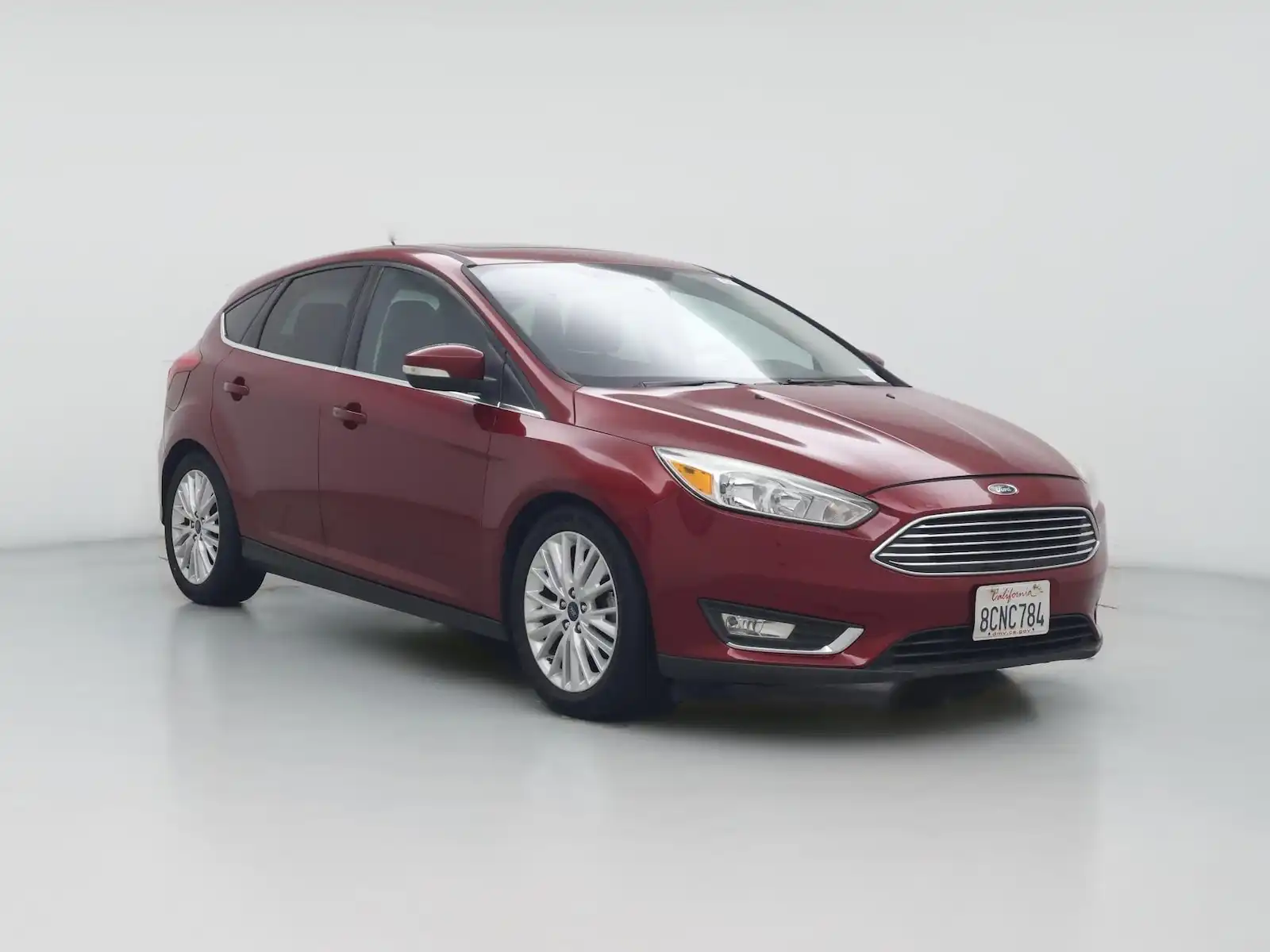 2017 Ford Focus Titanium Hatchback 5-Door's photo