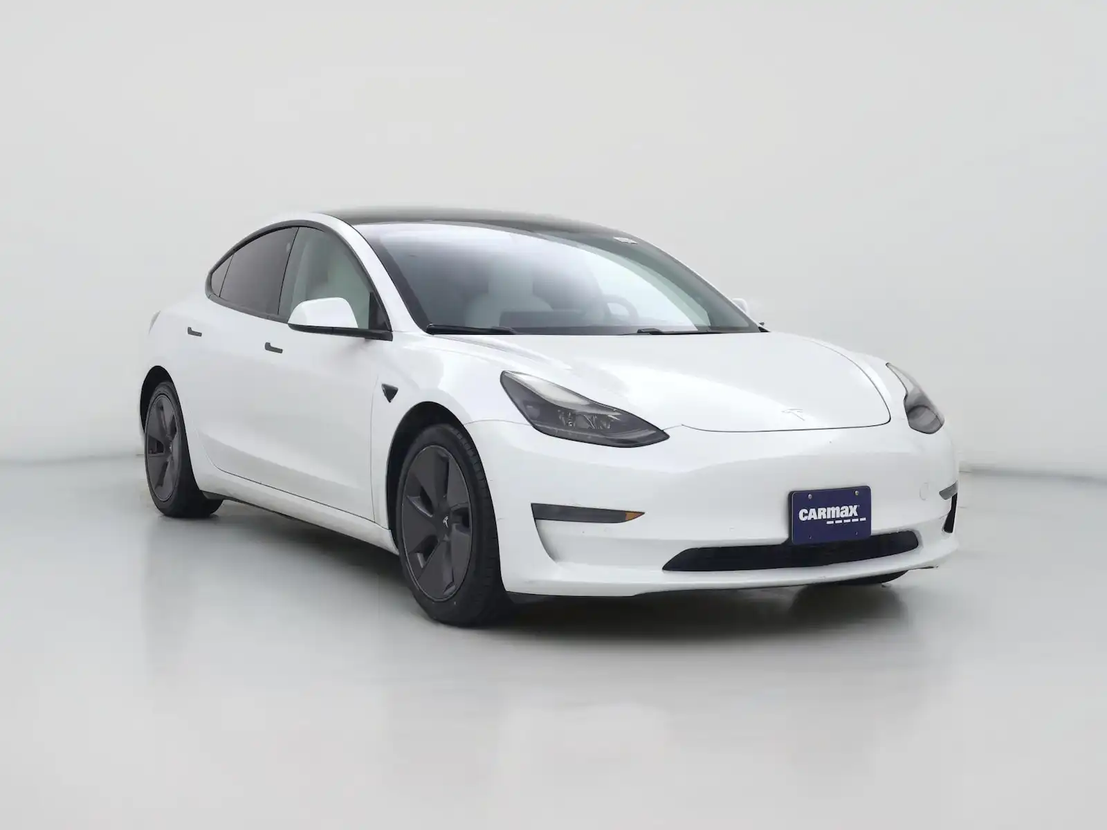 2021 Tesla Model 3 Standard Range Plus's photo