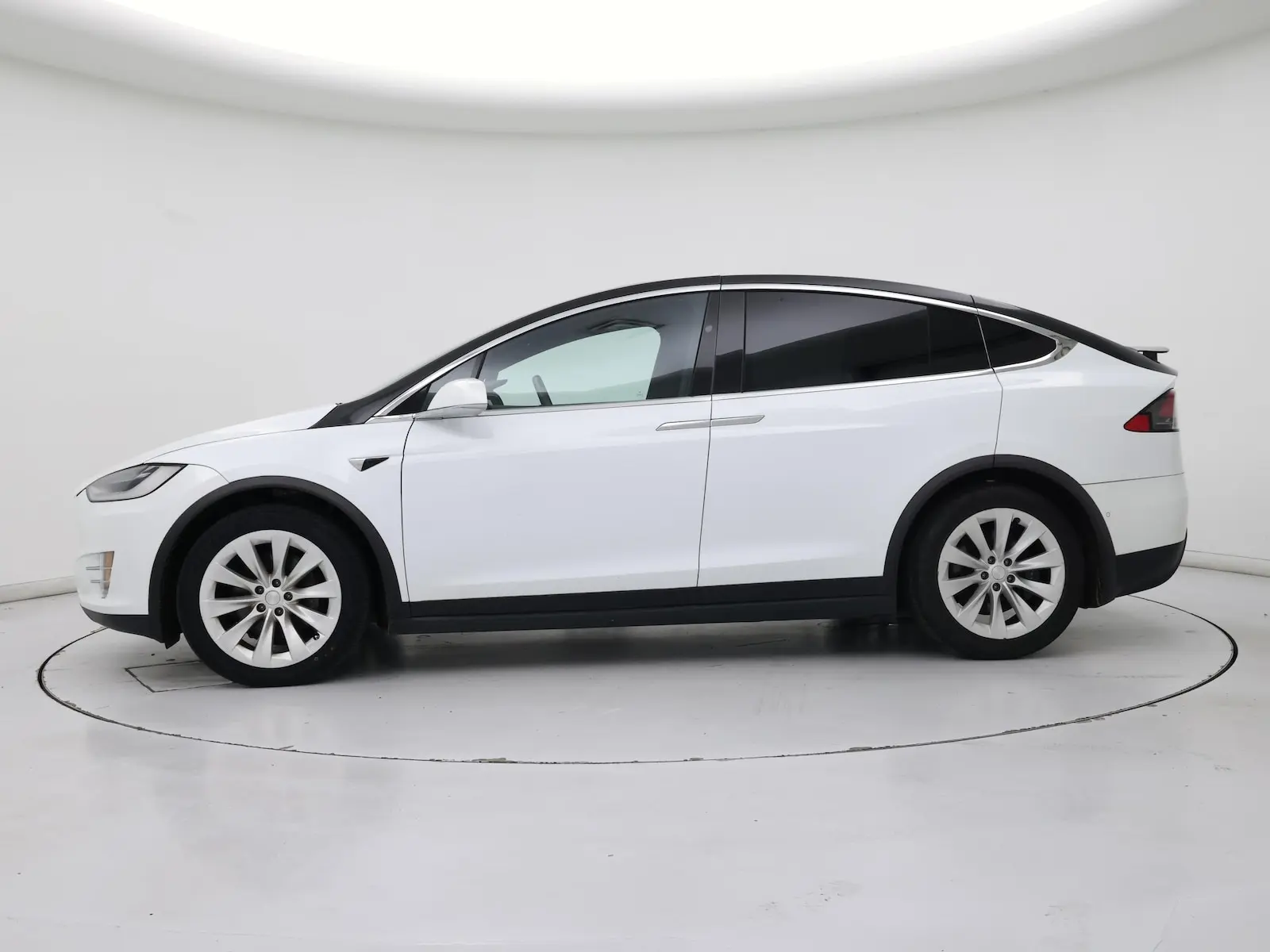 2020 Tesla Model X Long Range Plus photo 4