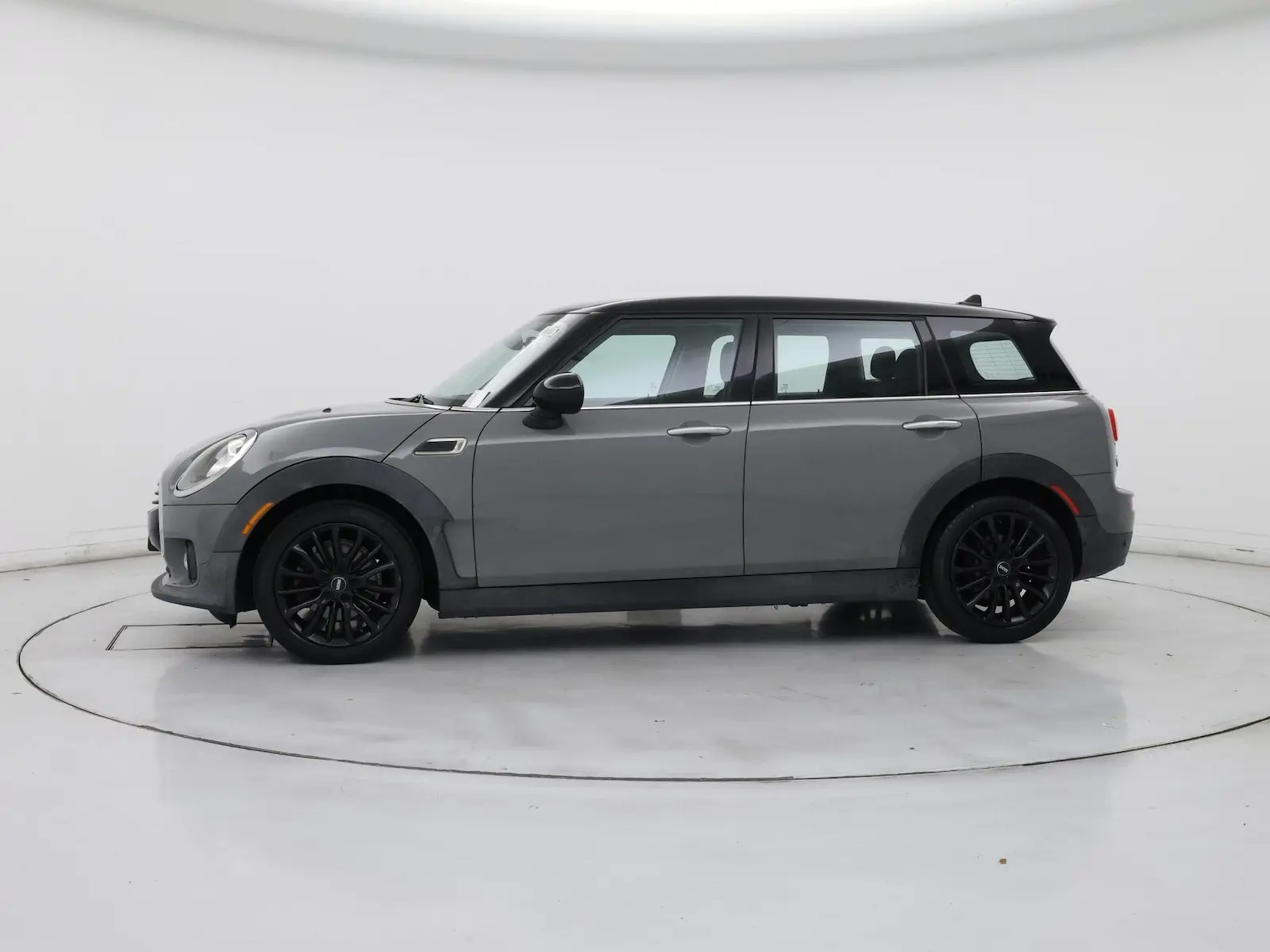 2017 MINI Clubman Cooper photo 4