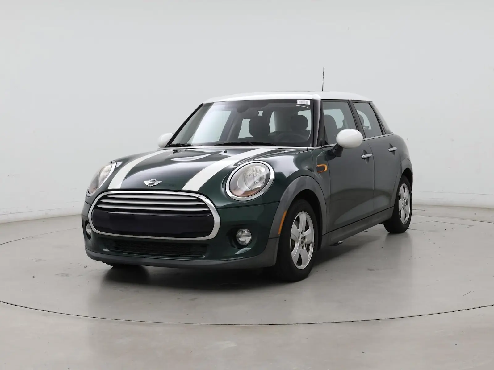 2015 MINI Cooper 4 Door photo 5