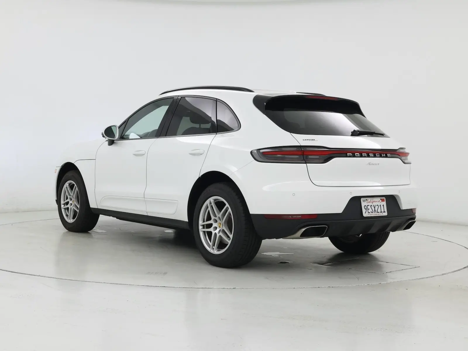 2021 Porsche Macan Base photo 3
