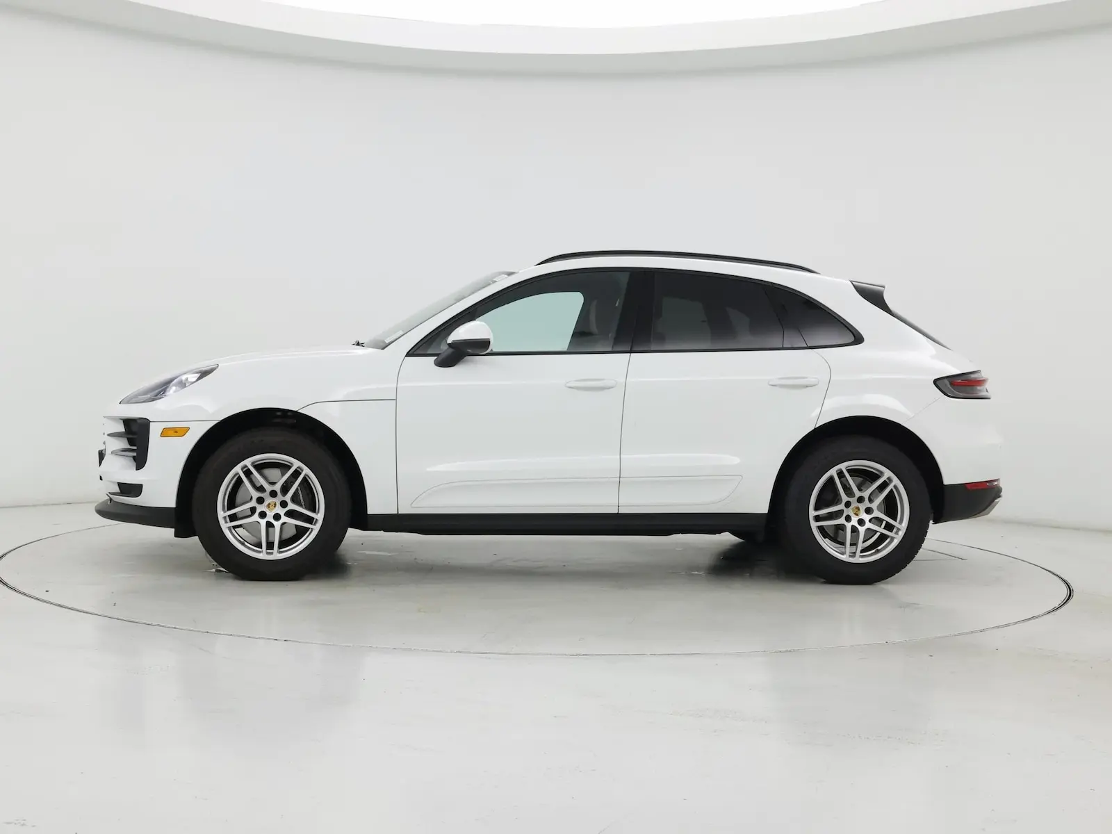 2021 Porsche Macan Base photo 4
