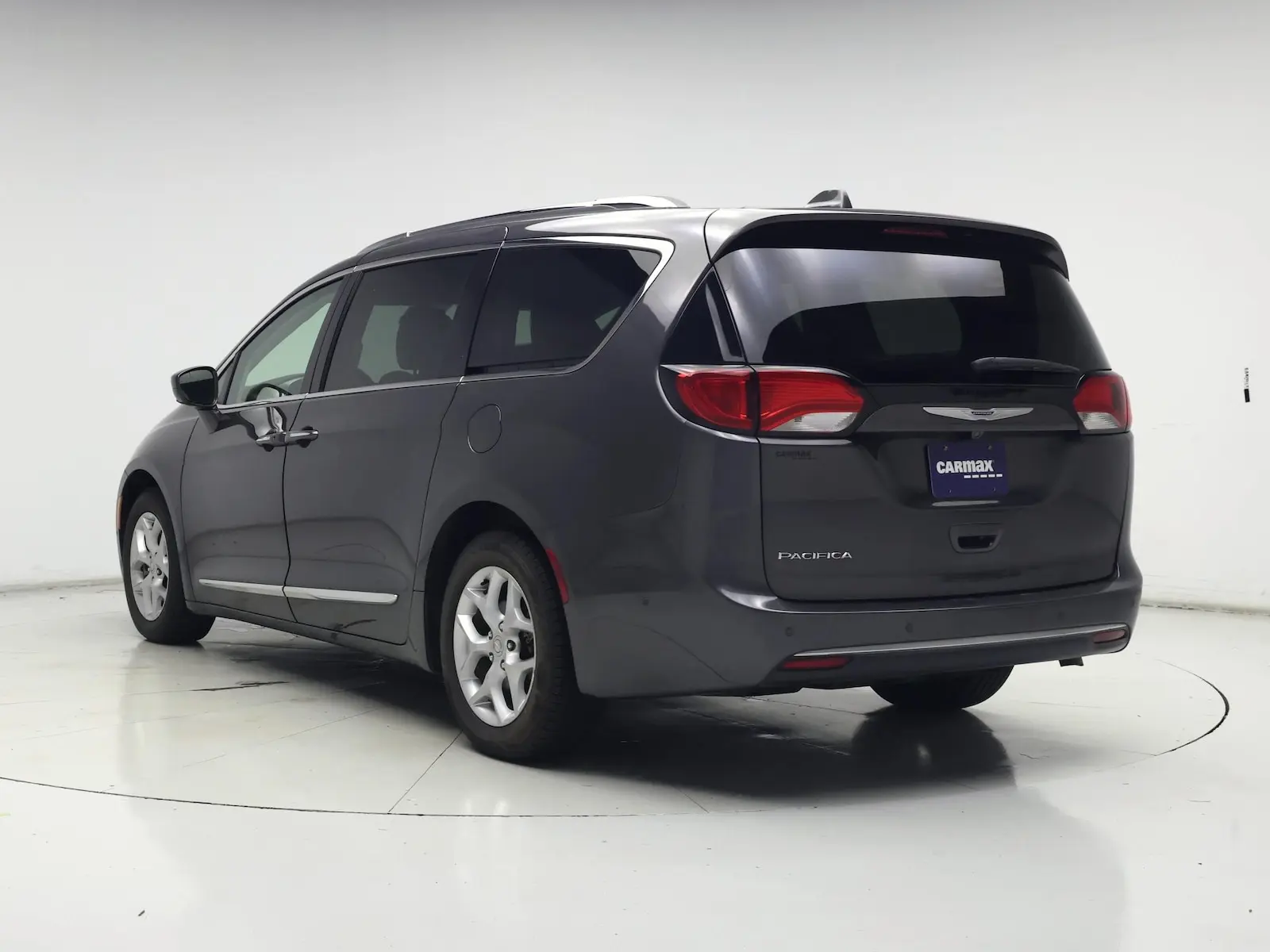 2019 Chrysler Pacifica Touring L Plus photo 3