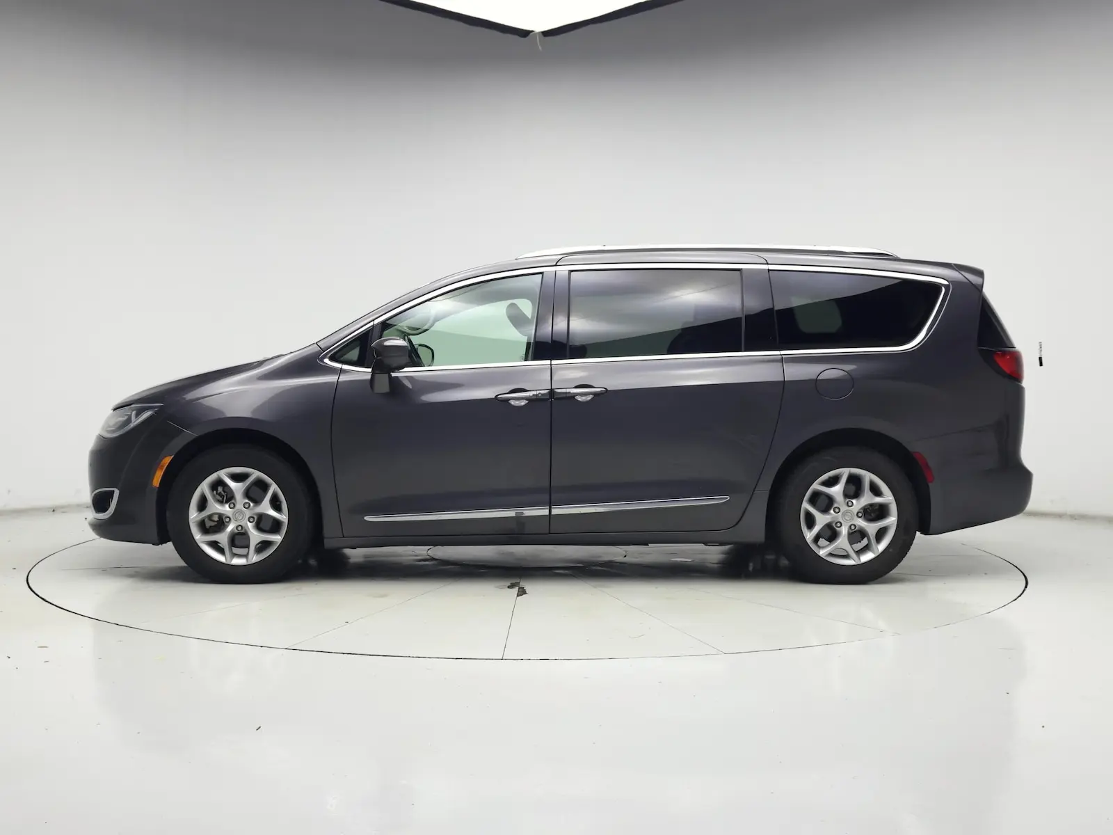 2019 Chrysler Pacifica Touring L Plus photo 4