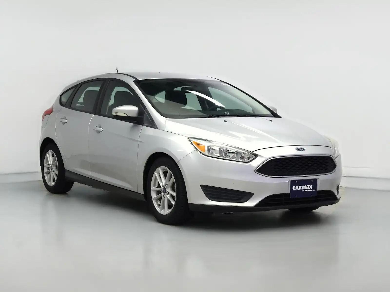2017 Ford Focus SE Hatchback 5-Door's photo