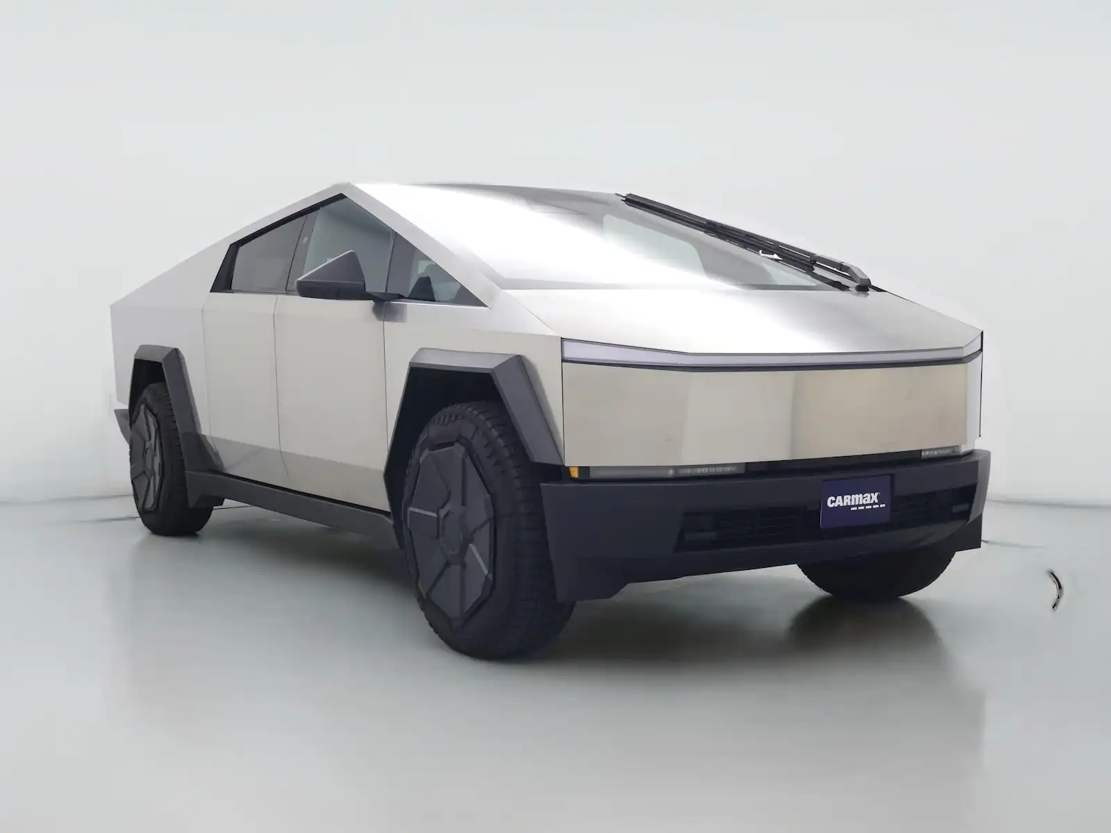 2025 Tesla Cybertruck Long Range's photo