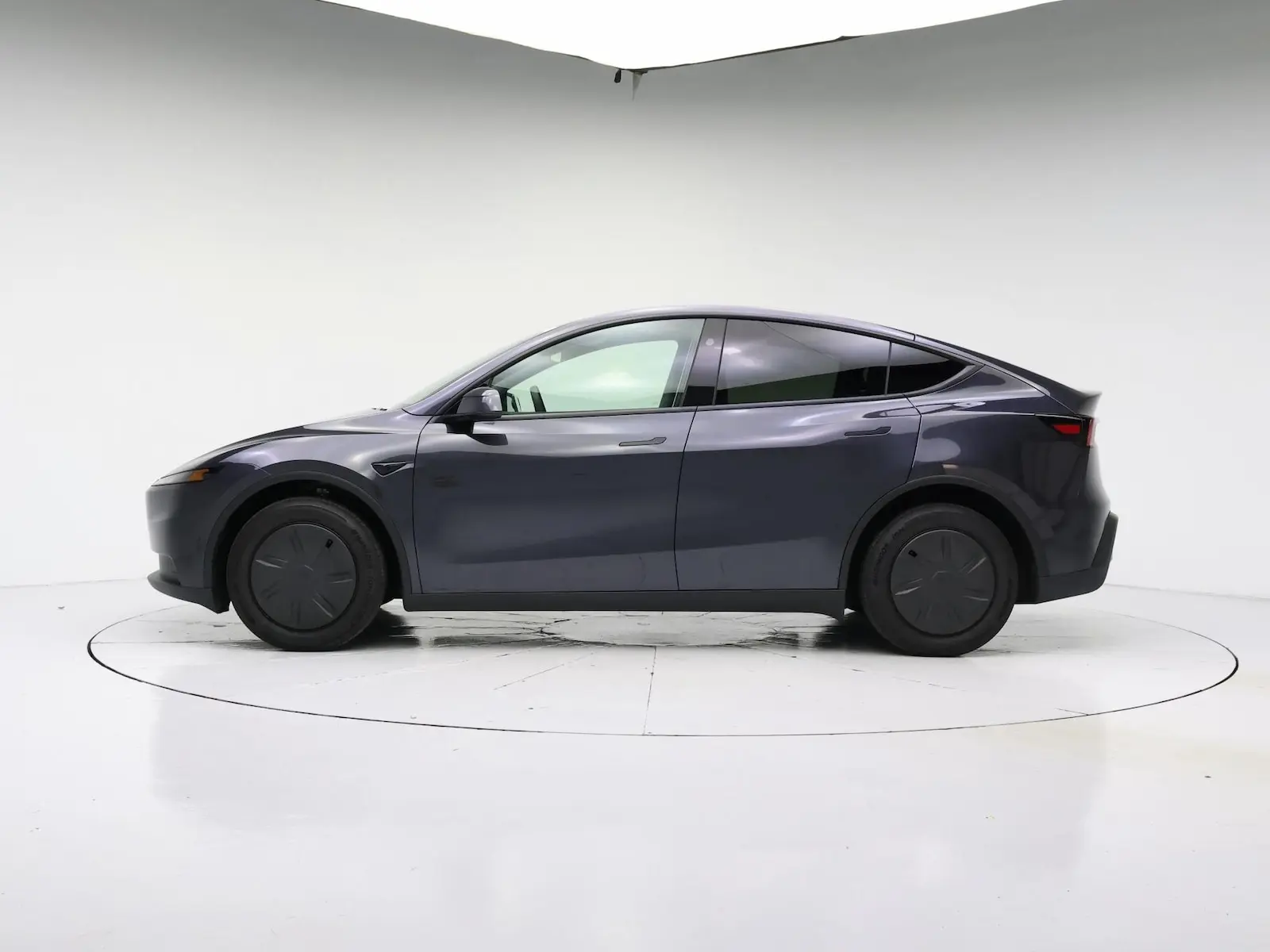 2026 Tesla Model Y Standard RWD photo 4