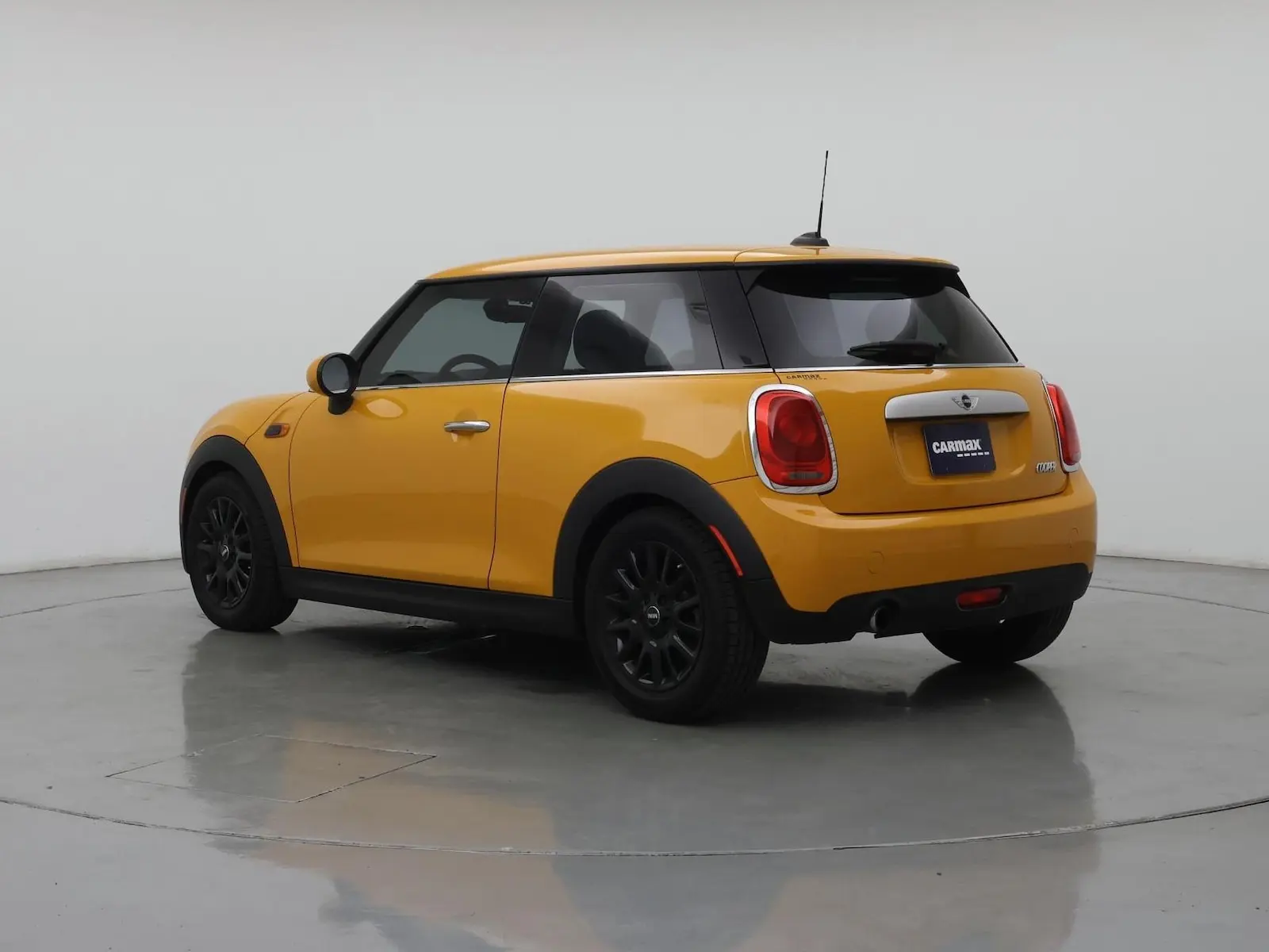 2015 MINI Cooper Base photo 3
