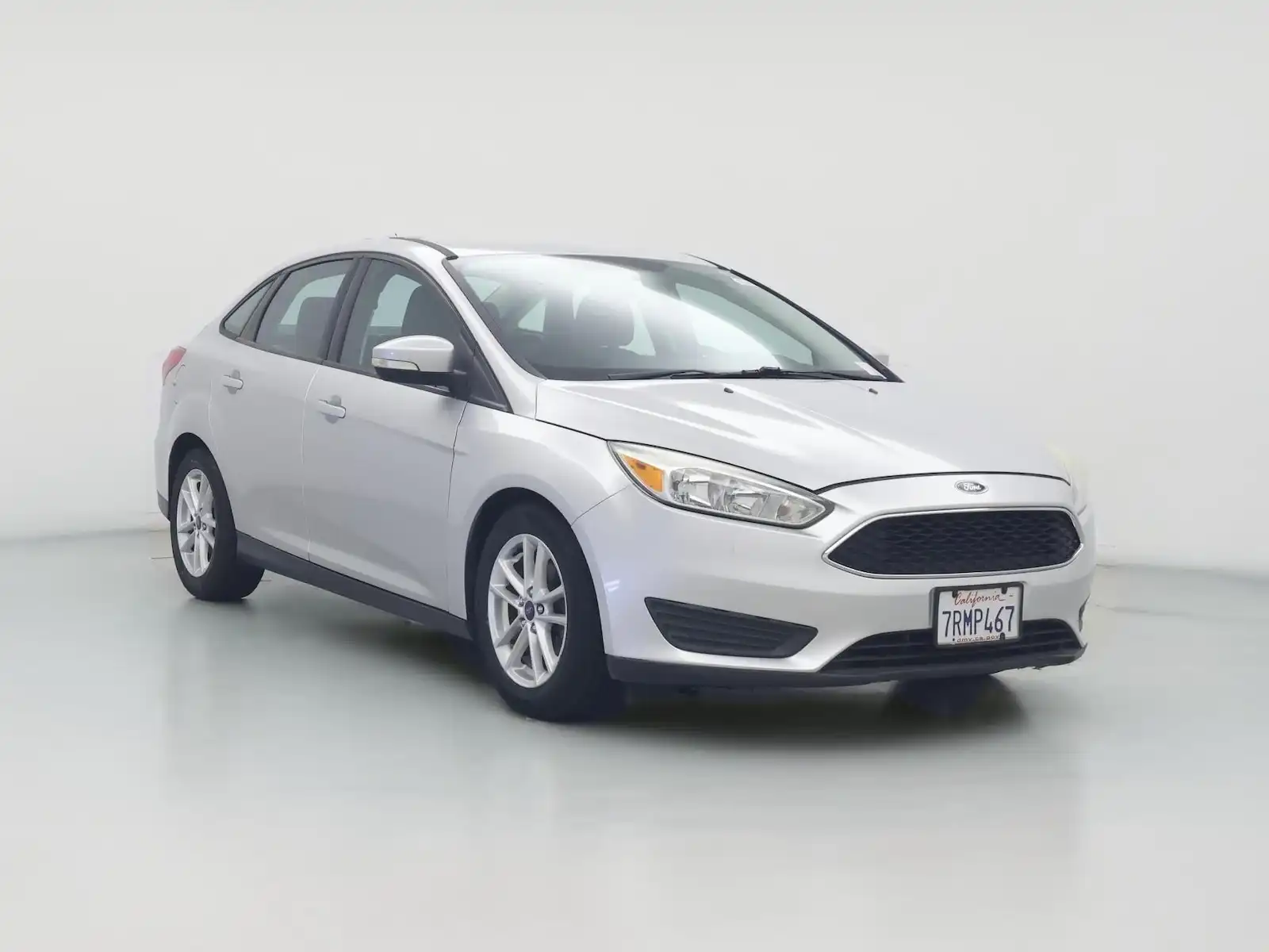 2016 Ford Focus SE Sedan's photo