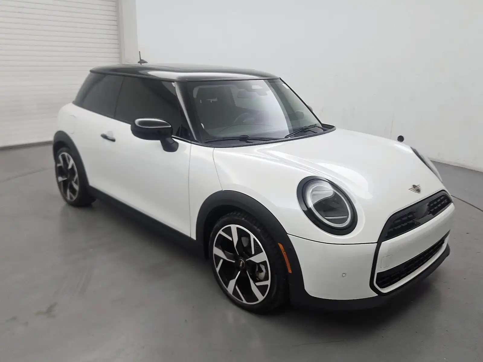 2025 MINI Hardtop Cooper's photo