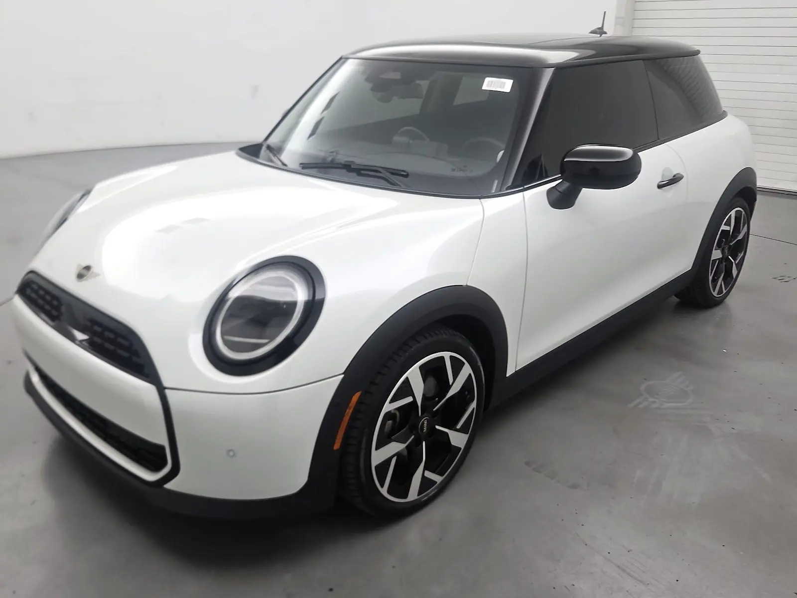 2025 MINI Hardtop Cooper photo 3