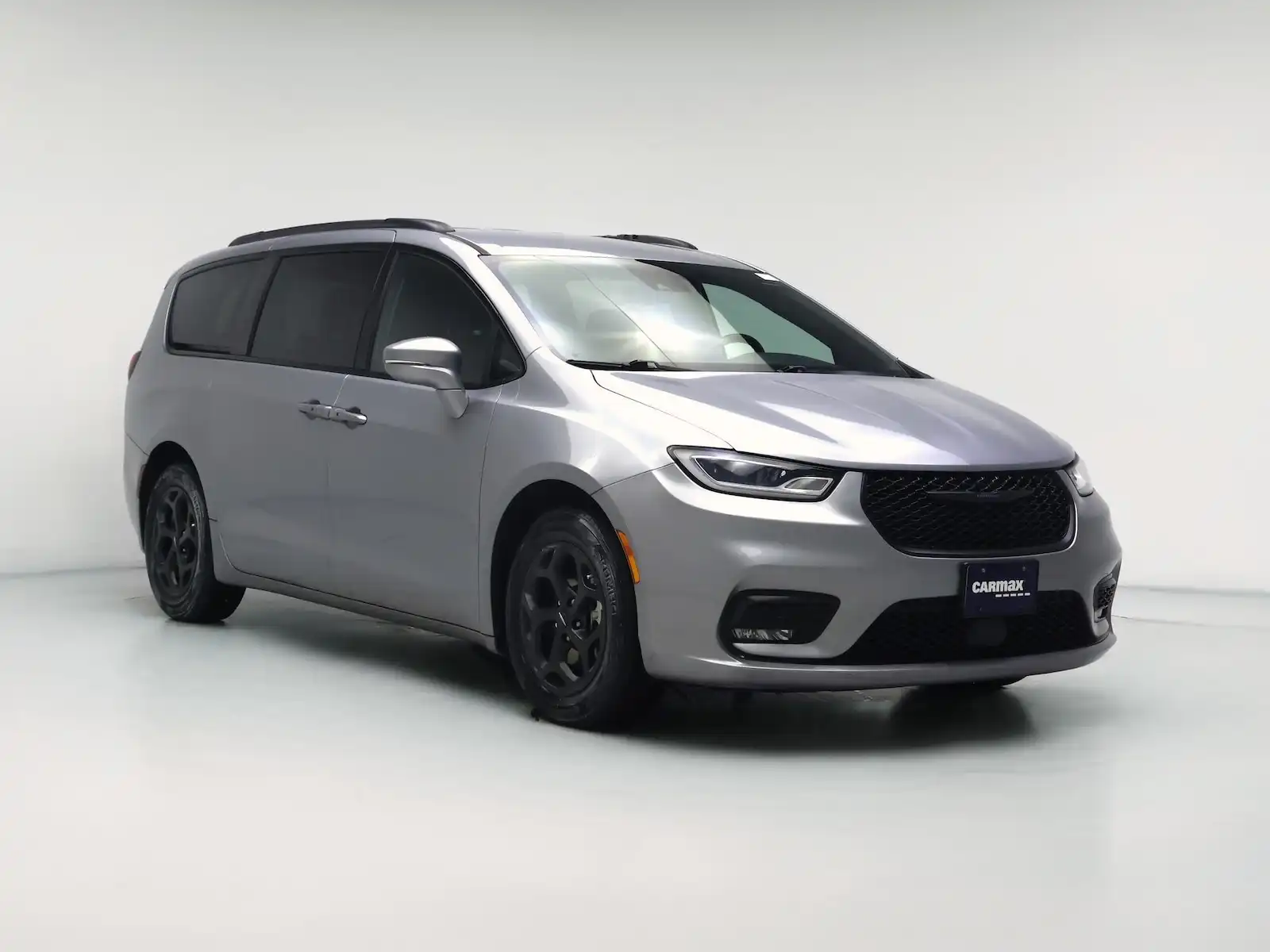 2021 Chrysler Pacifica Hybrid Touring's photo