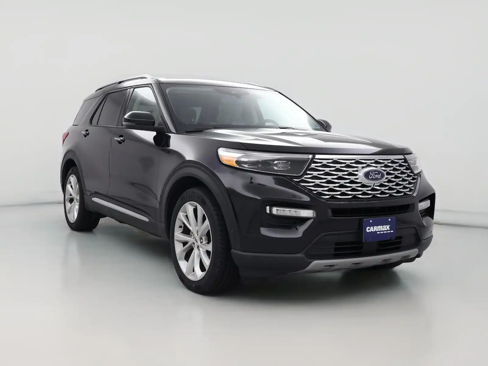 2022 Ford Explorer Platinum's photo