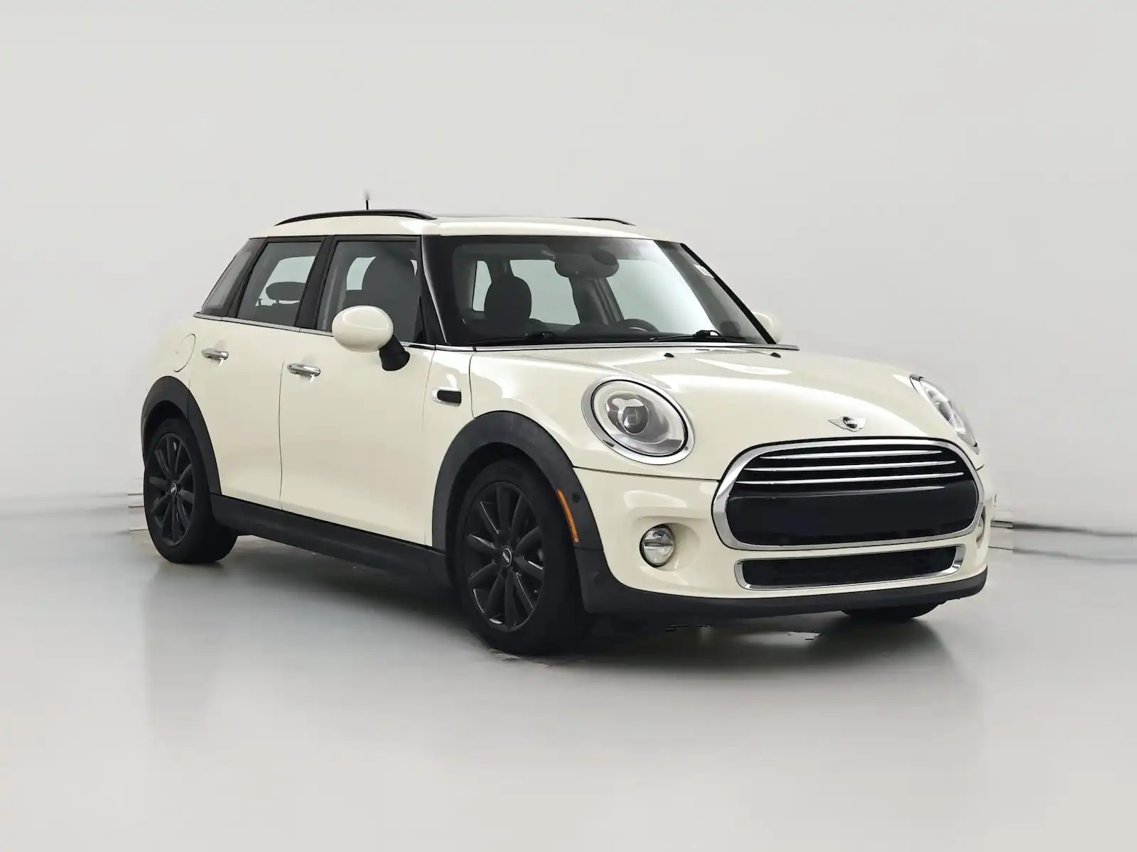 2018 MINI Cooper 4 Door's photo