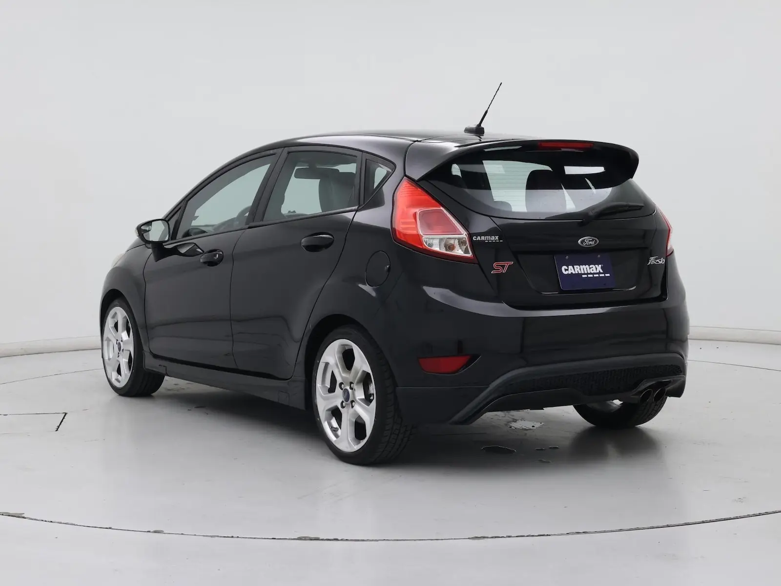 2017 Ford Fiesta ST Hatchback photo 3