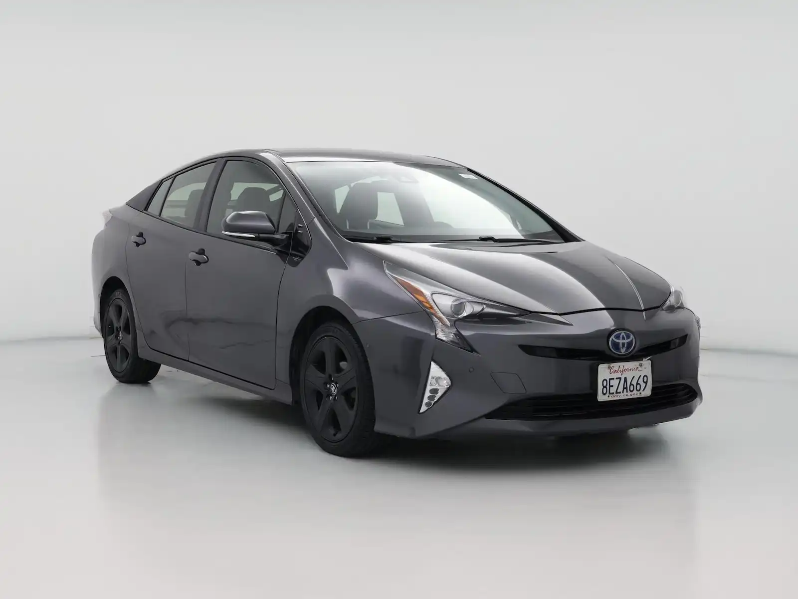 2018 Toyota Prius Three's photo