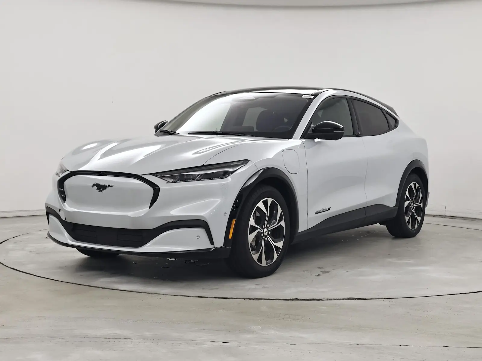 2023 Ford Mustang-Mach-e Premium photo 5