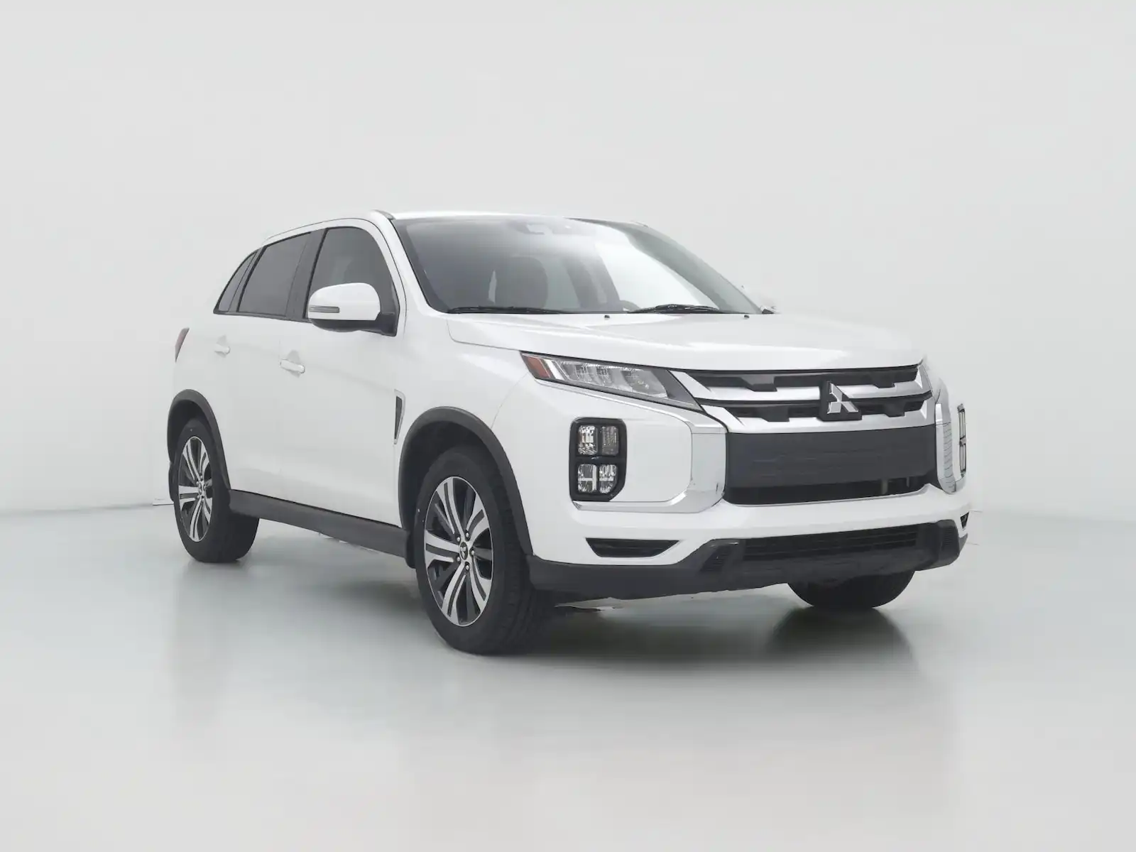 2020 Mitsubishi Outlander Sport 2.0 SE FWD CVT's photo