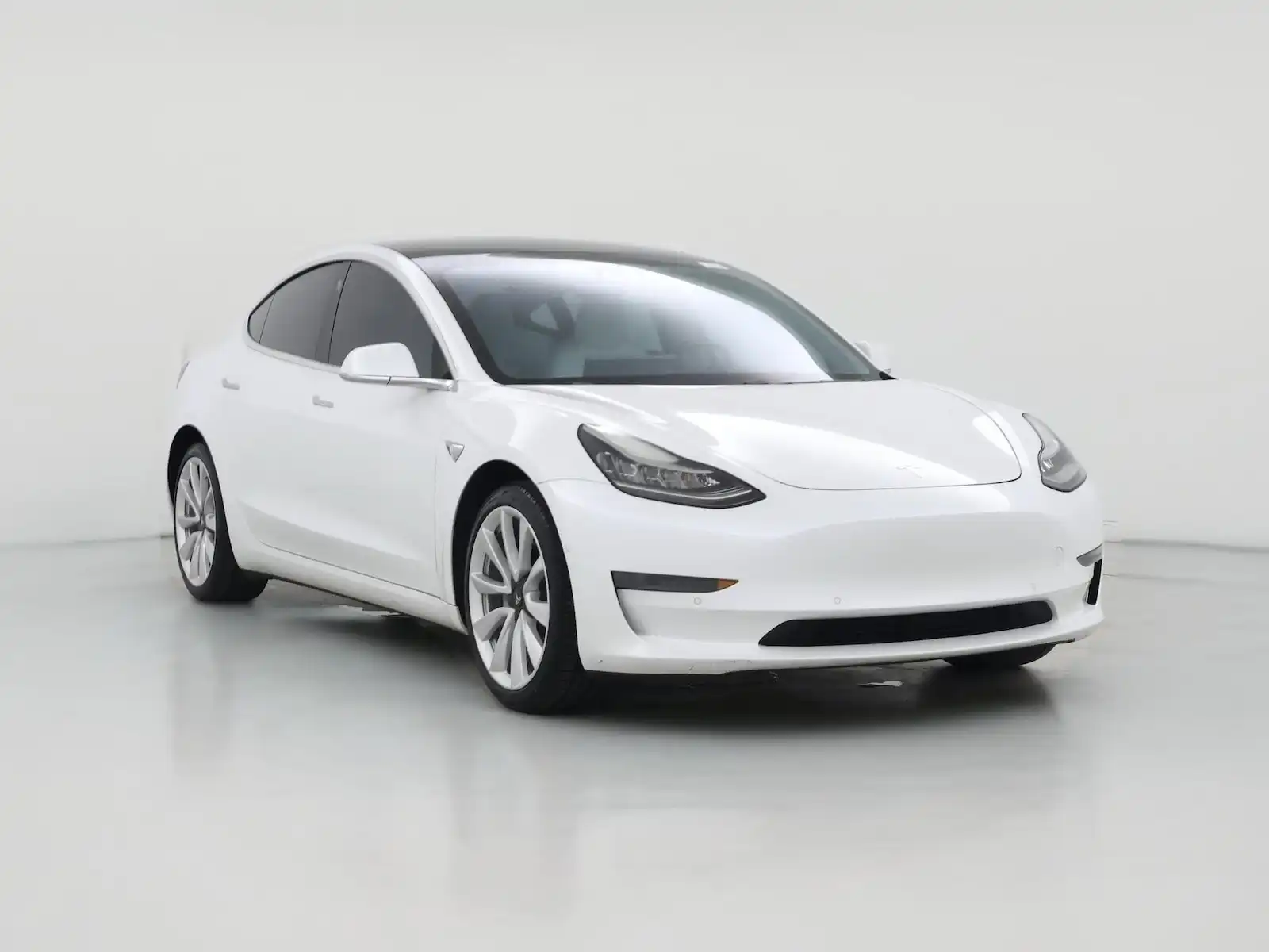 2020 Tesla Model 3 Standard Range Plus's photo