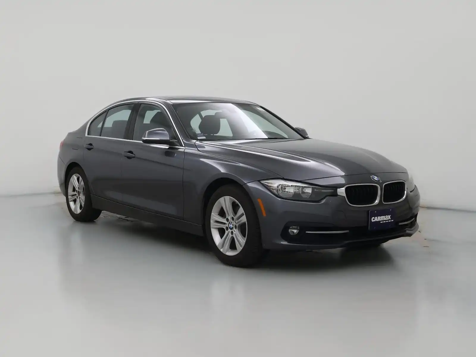 2017 BMW 3 Series 330i Sedan's photo