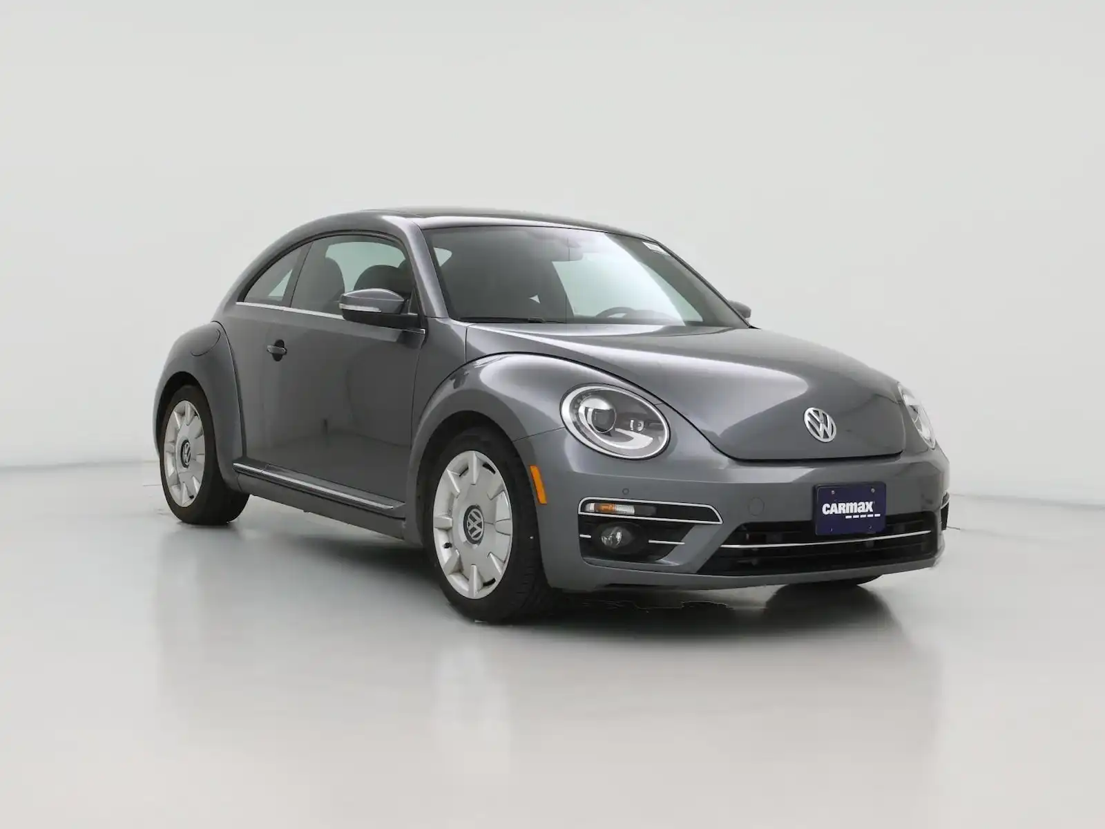 2018 Volkswagen Beetle 2.0T SE Auto's photo