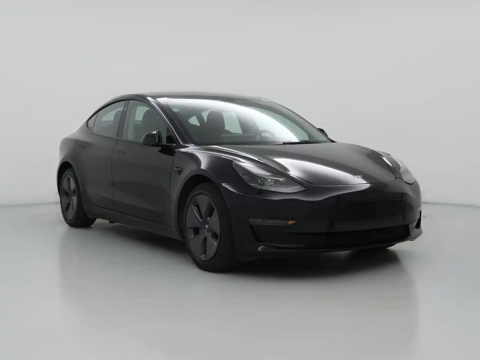 2022 Tesla Model 3 Standard Range Plus's photo