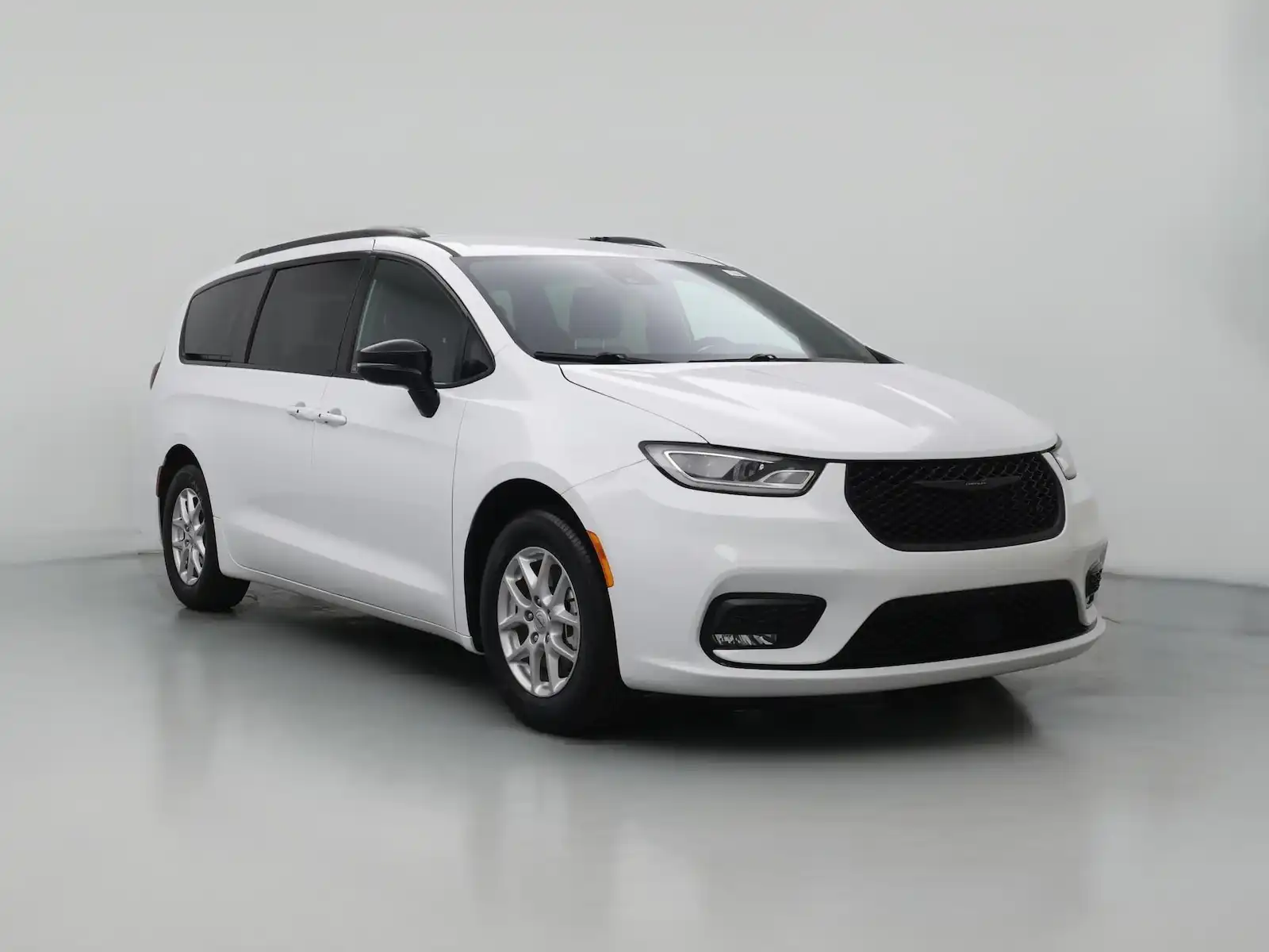2024 Chrysler Pacifica Touring L's photo