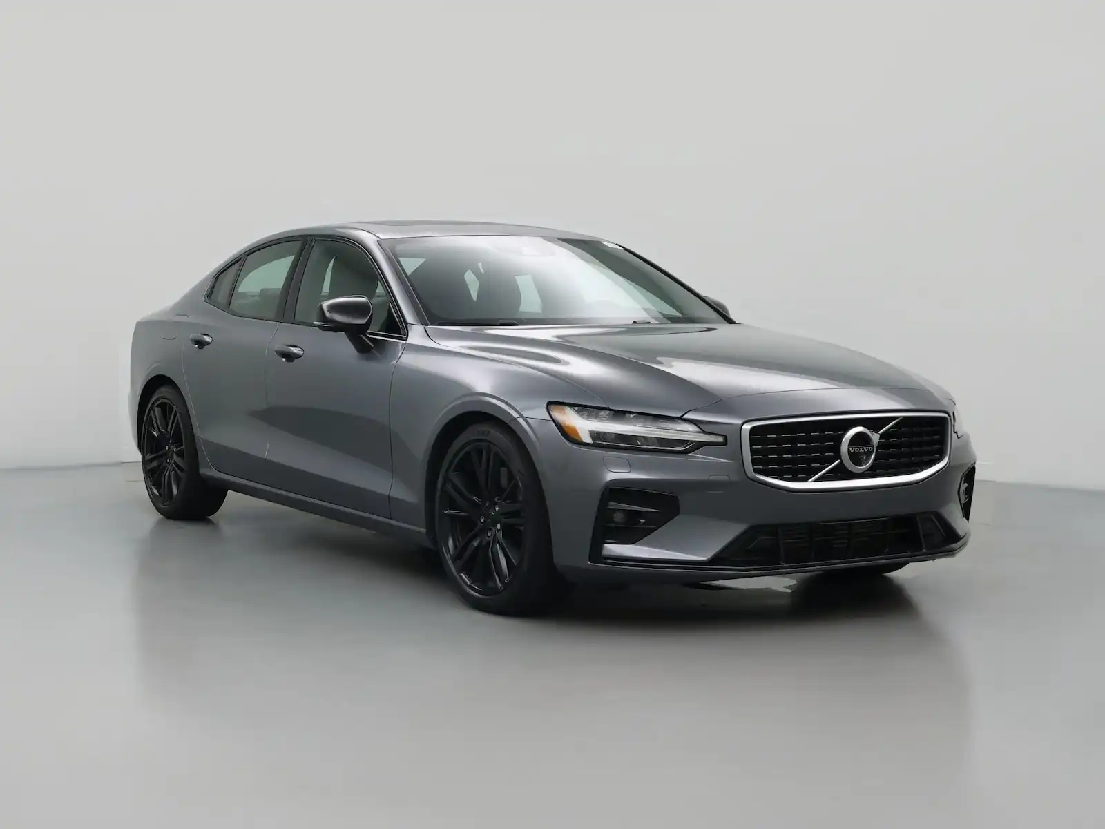 2019 Volvo S60 T6 R-Design AWD's photo