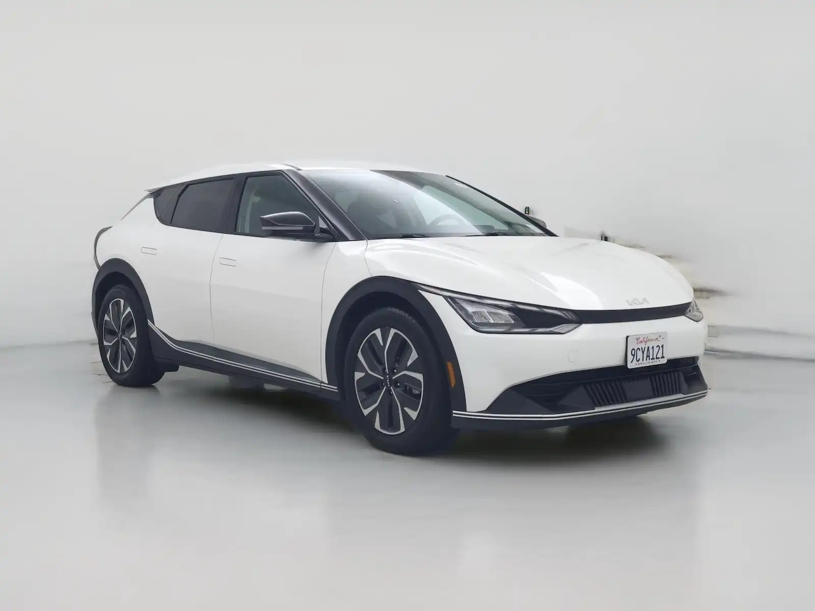 2022 Kia EV6 Light's photo