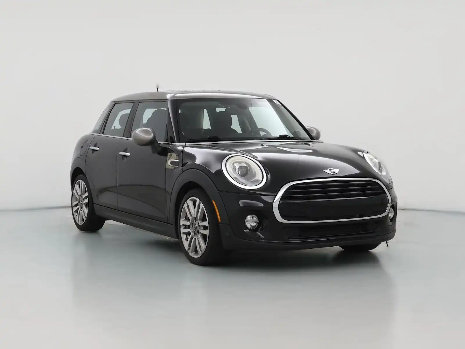 2017 MINI Cooper 4 Door's photo