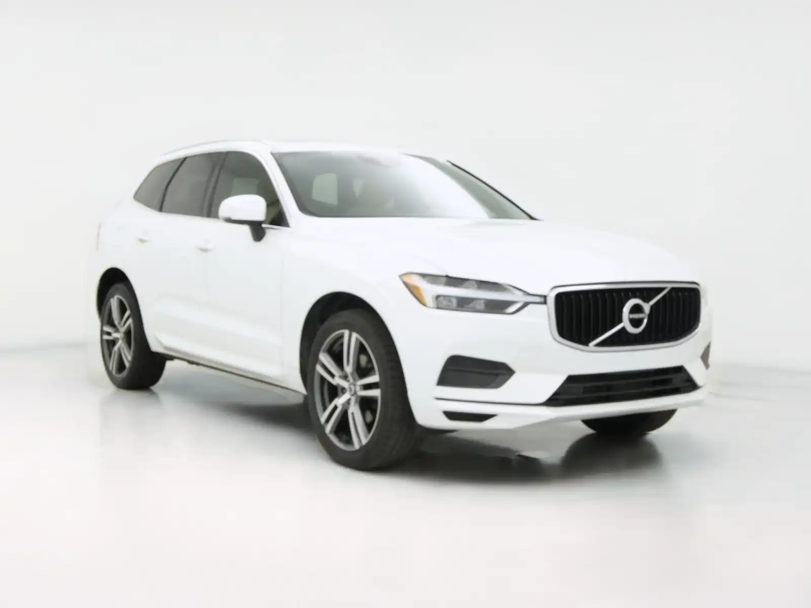 2020 Volvo XC60 T5 Momentum FWD's photo