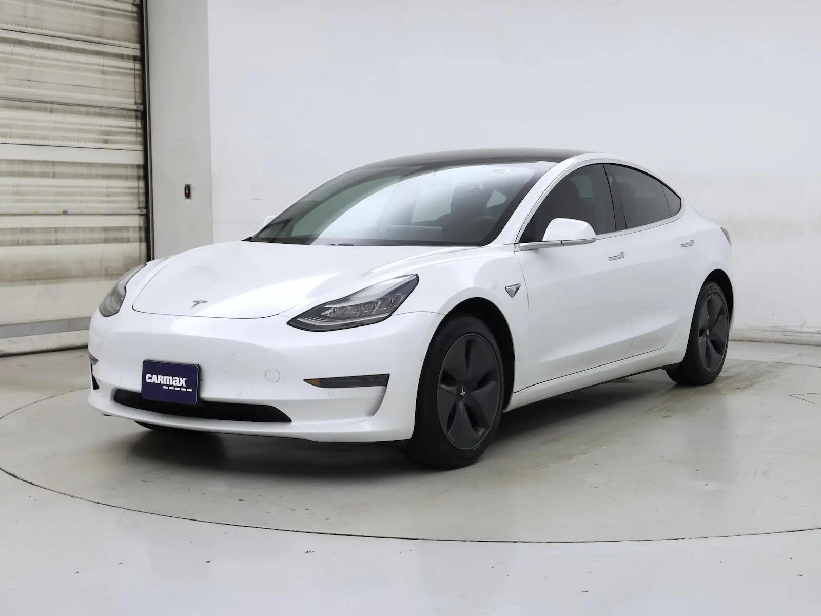 2020 Tesla Model 3 Standard Range Plus photo 5