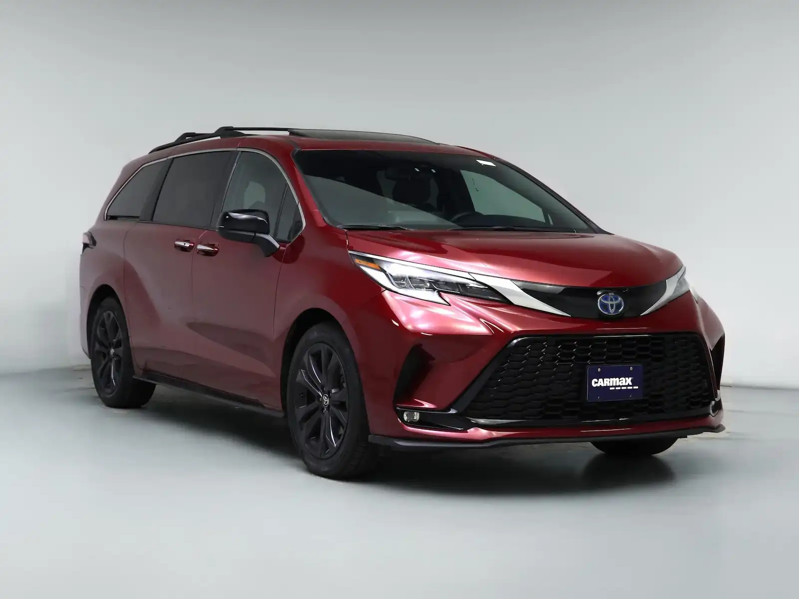 2021 Toyota Sienna XSE 7-Passenger Hybrid FWD's photo