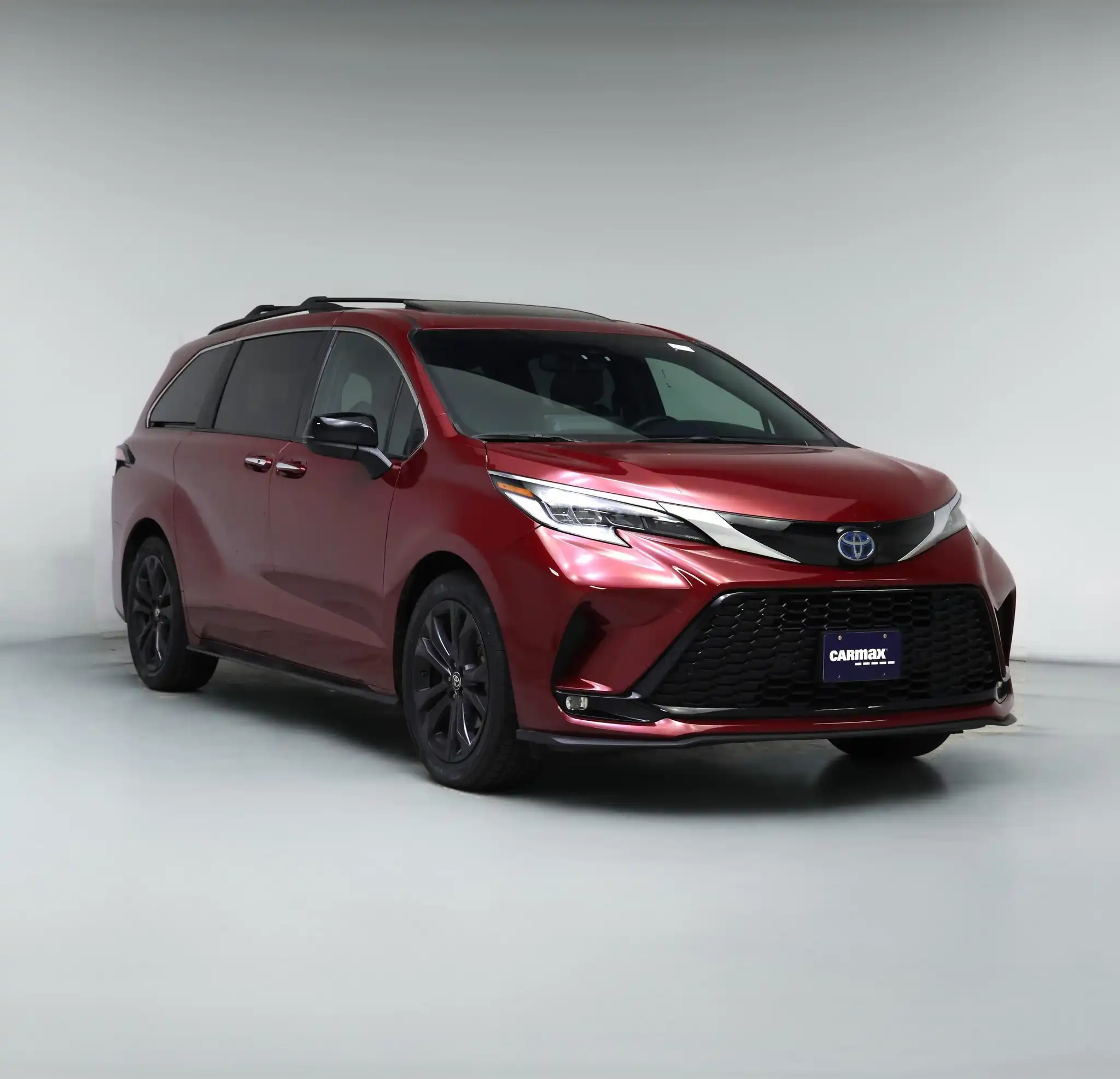 2021 Toyota Sienna XSE 7-Passenger Hybrid FWD's photo