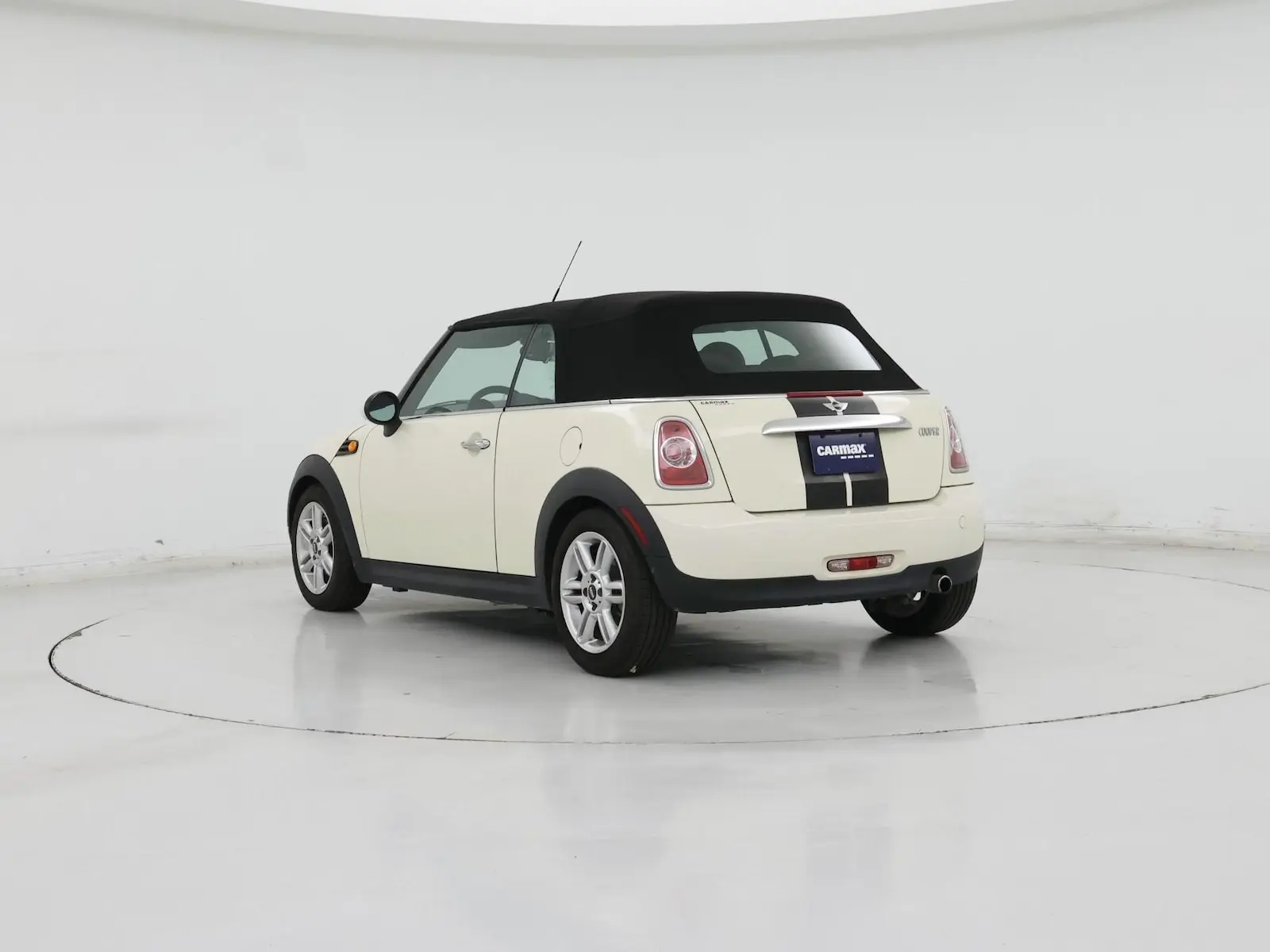 2015 MINI Cooper Base photo 3