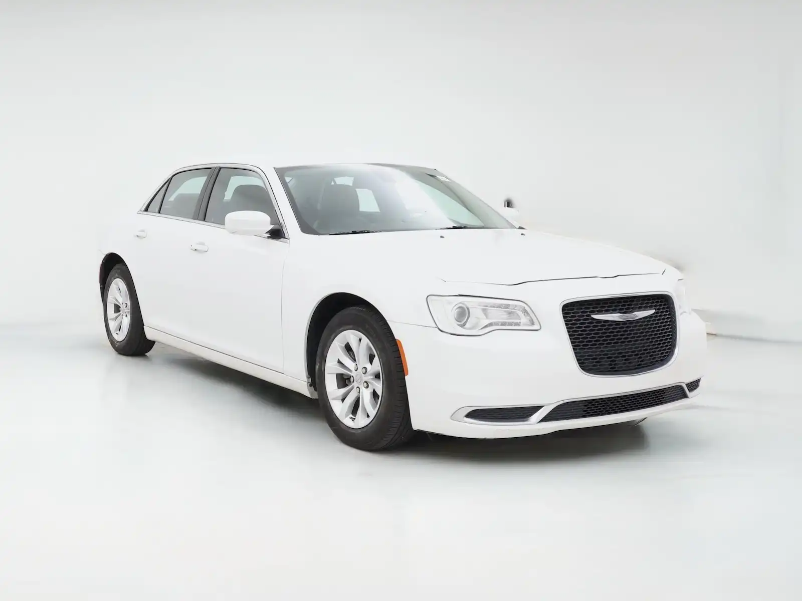 2016 Chrysler 300 Limited's photo