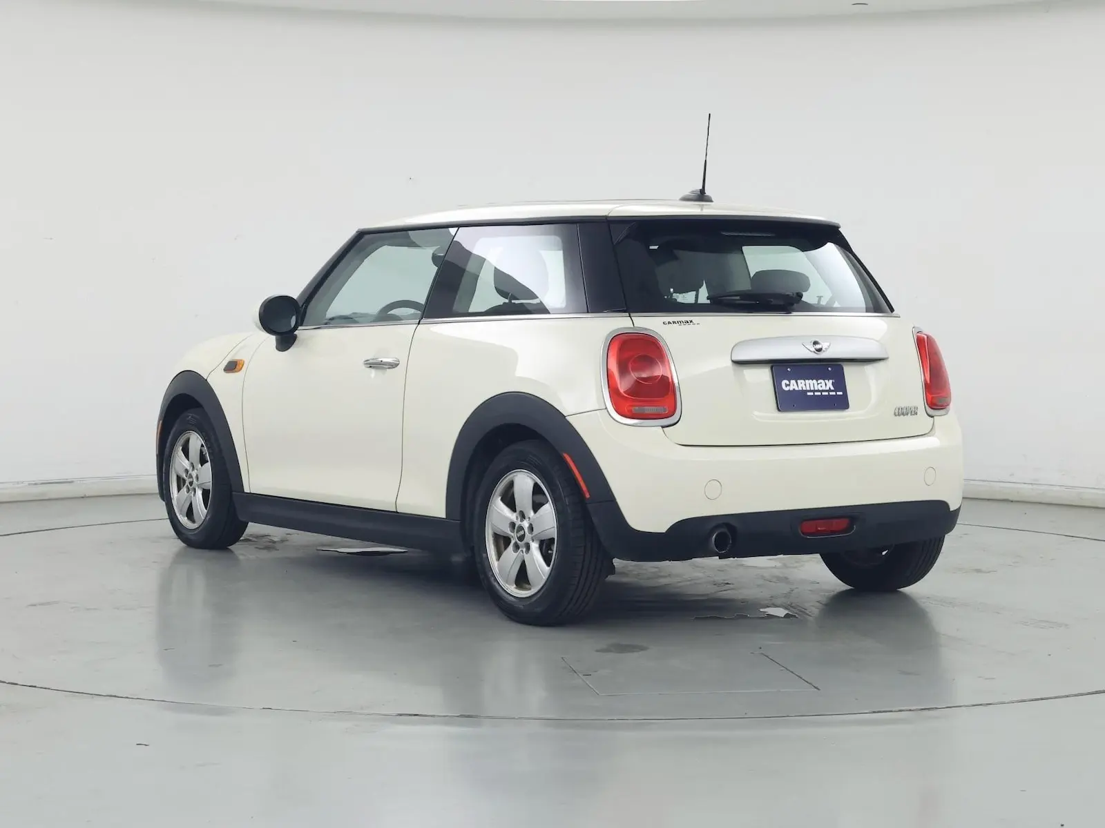 2015 MINI Cooper Base photo 3