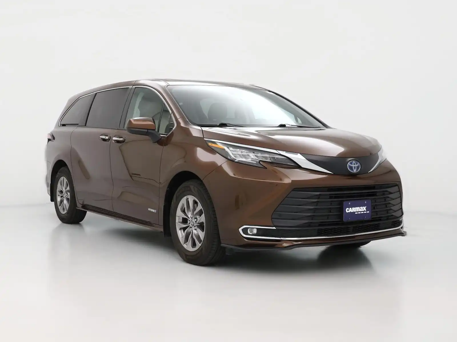 2021 Toyota Sienna XLE 7-Passenger Hybrid AWD's photo
