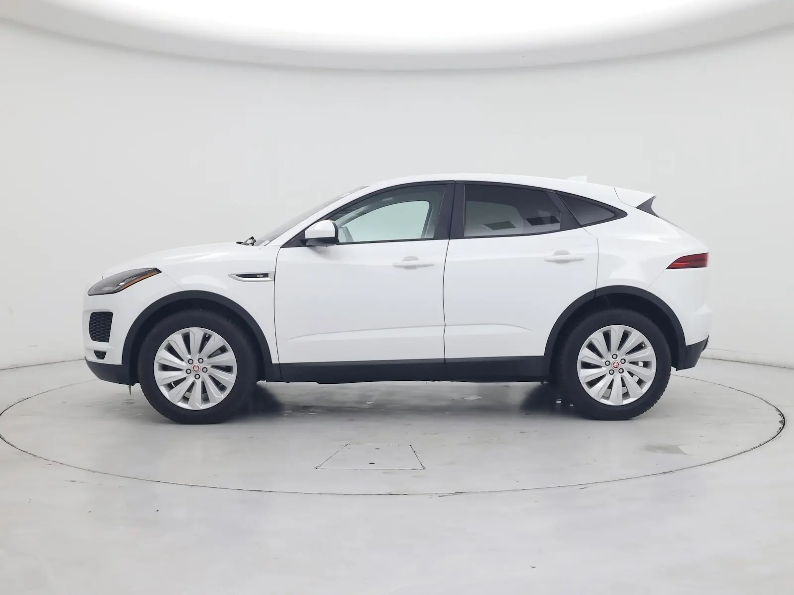 2019 Jaguar E-PACE P250 AWD SE photo 4