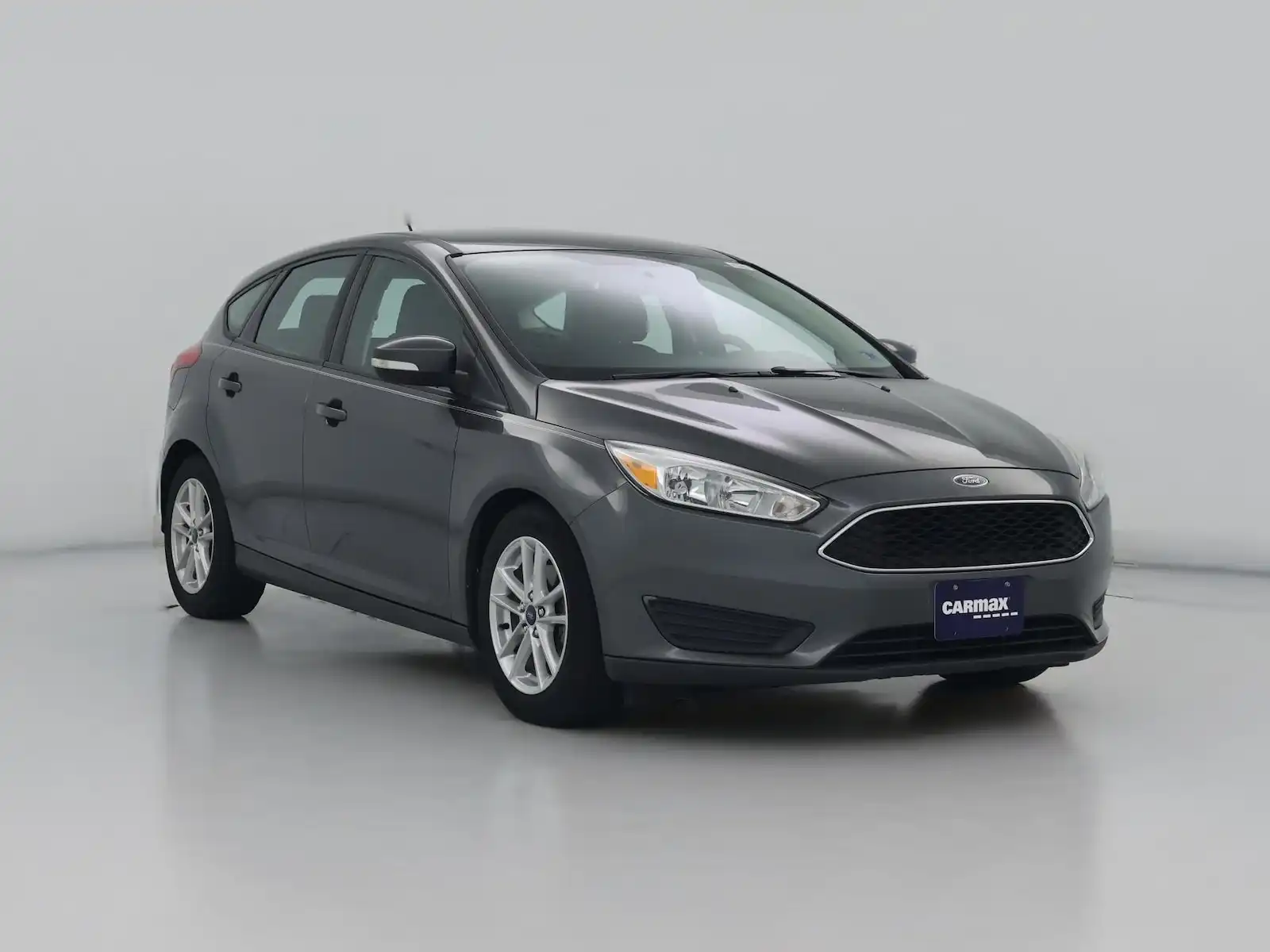 2015 Ford Focus SE Hatchback 5-Door's photo