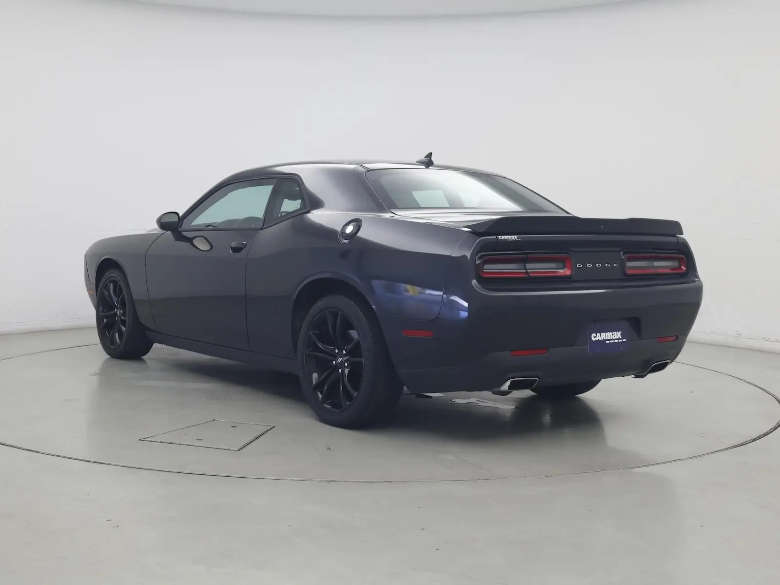 2017 Dodge Challenger SXT Plus photo 3