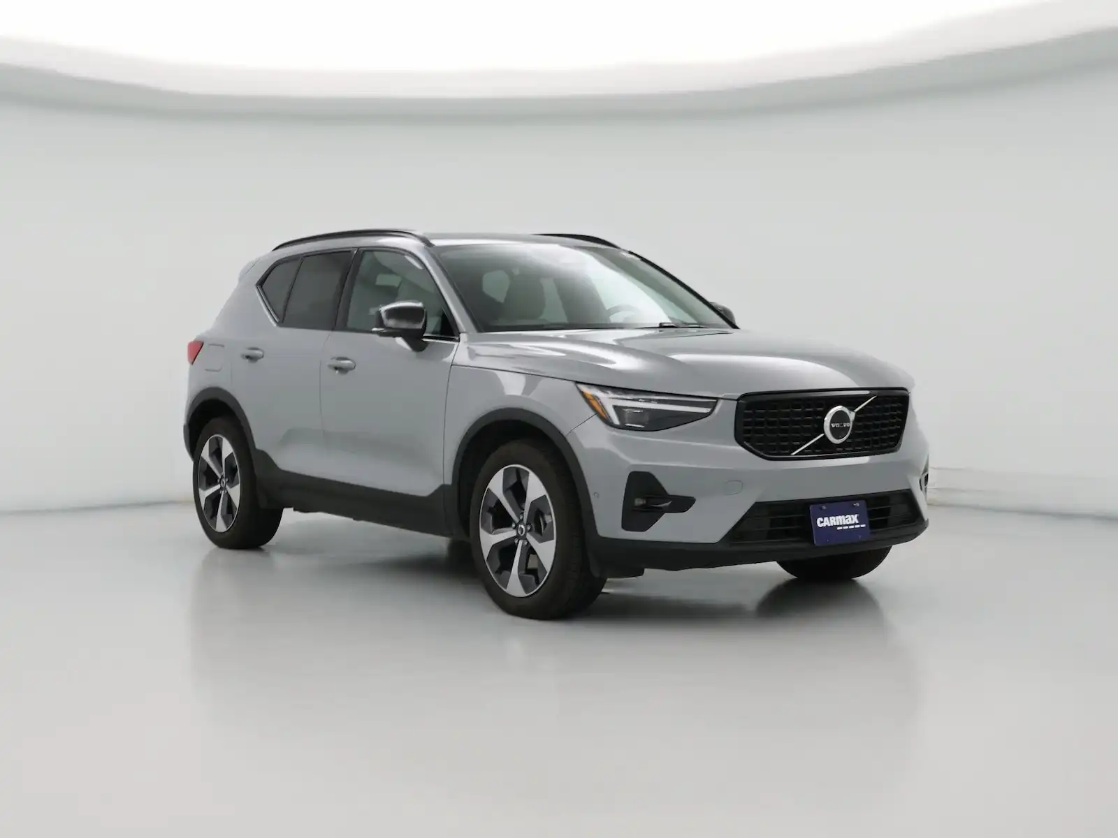 2025 Volvo XC40 B5 Plus Dark AWD's photo