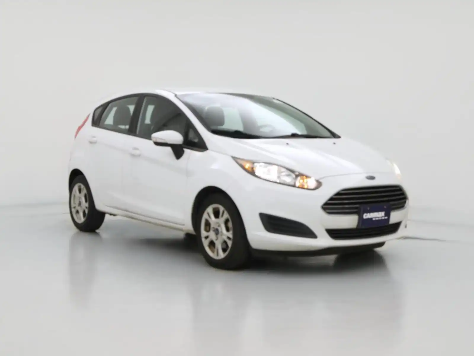2016 Ford Fiesta SE Hatchback's photo
