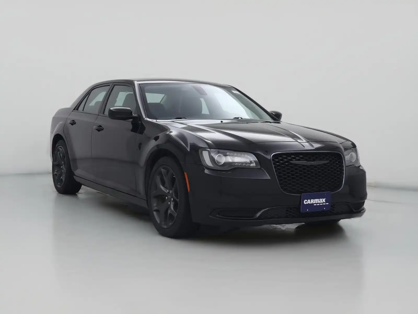 2022 Chrysler 300 Touring's photo